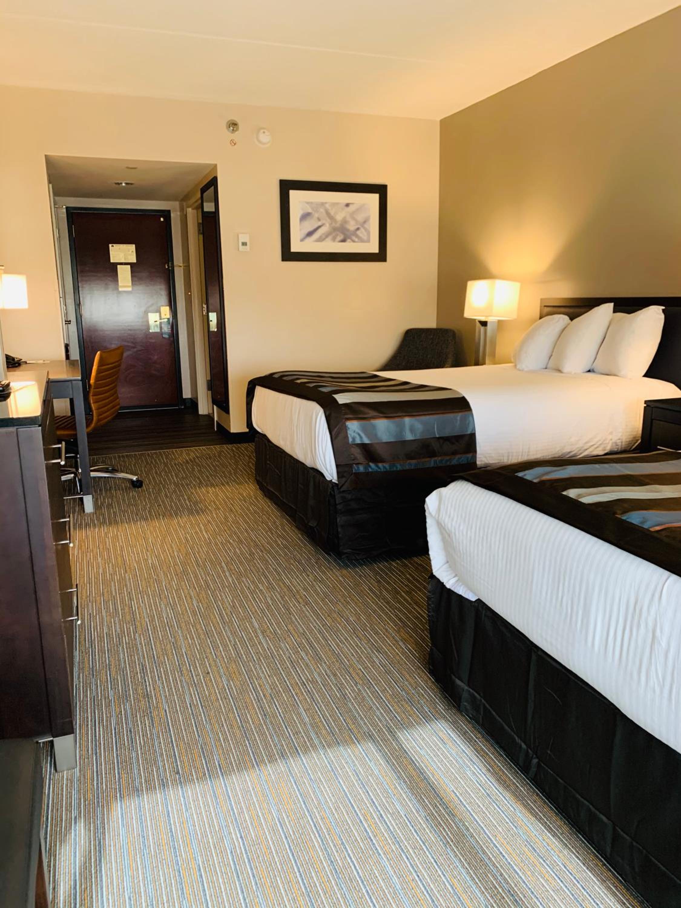 Double Room with Two Double Beds - Non-Smoking - Photo 2