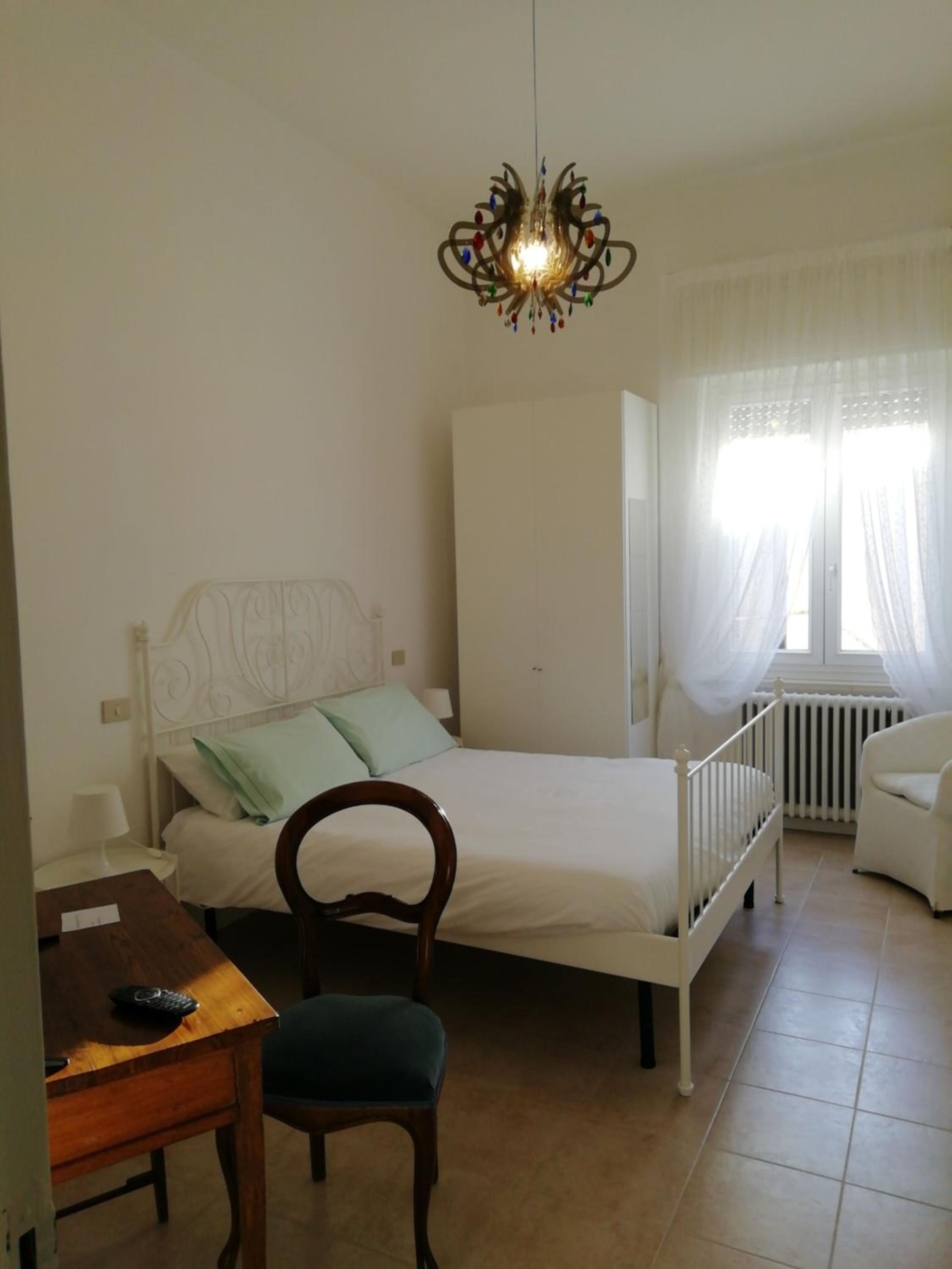 Double Room with Private External Bathroom - Photo 1