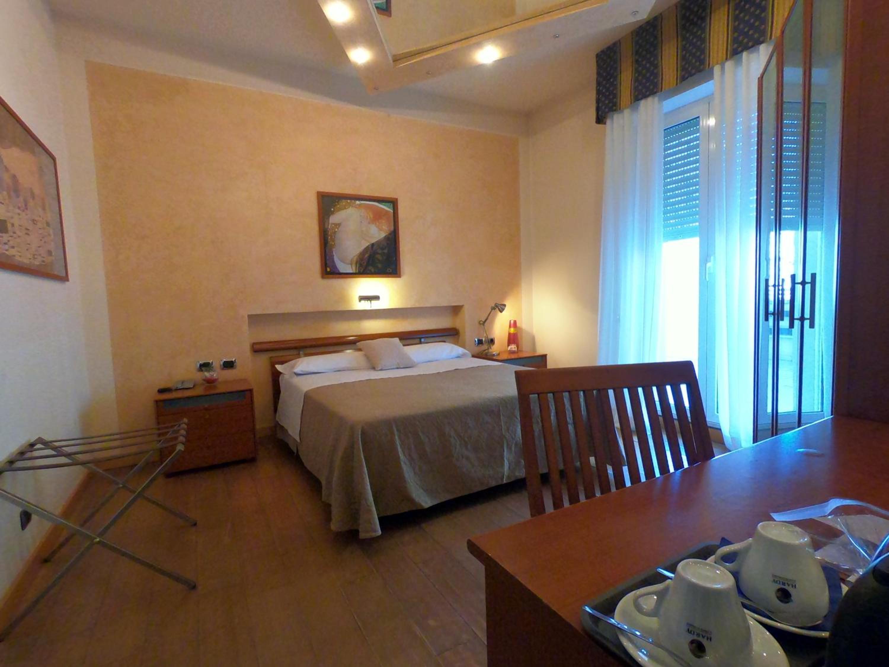 Superior Deluxe Double or Twin Room  - Photo 12