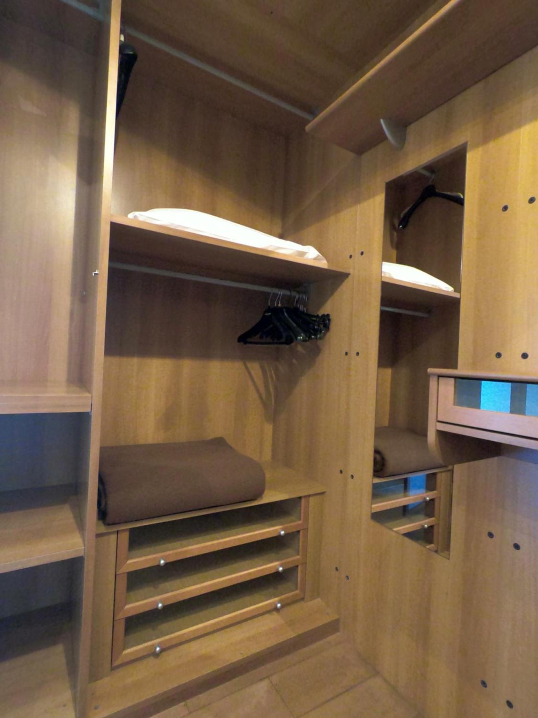 Superior Deluxe Double or Twin Room  - Photo 9