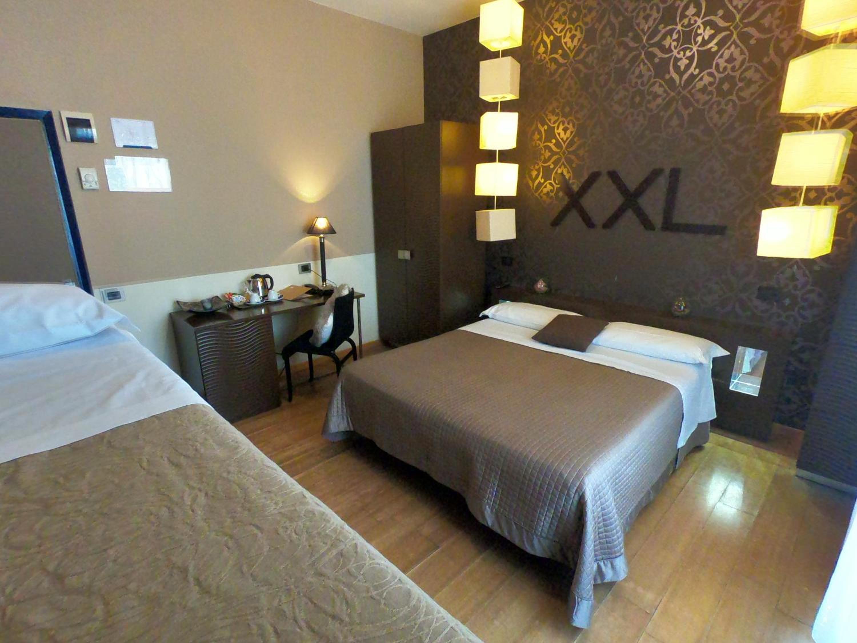 Deluxe Double or Twin Room - Photo 4