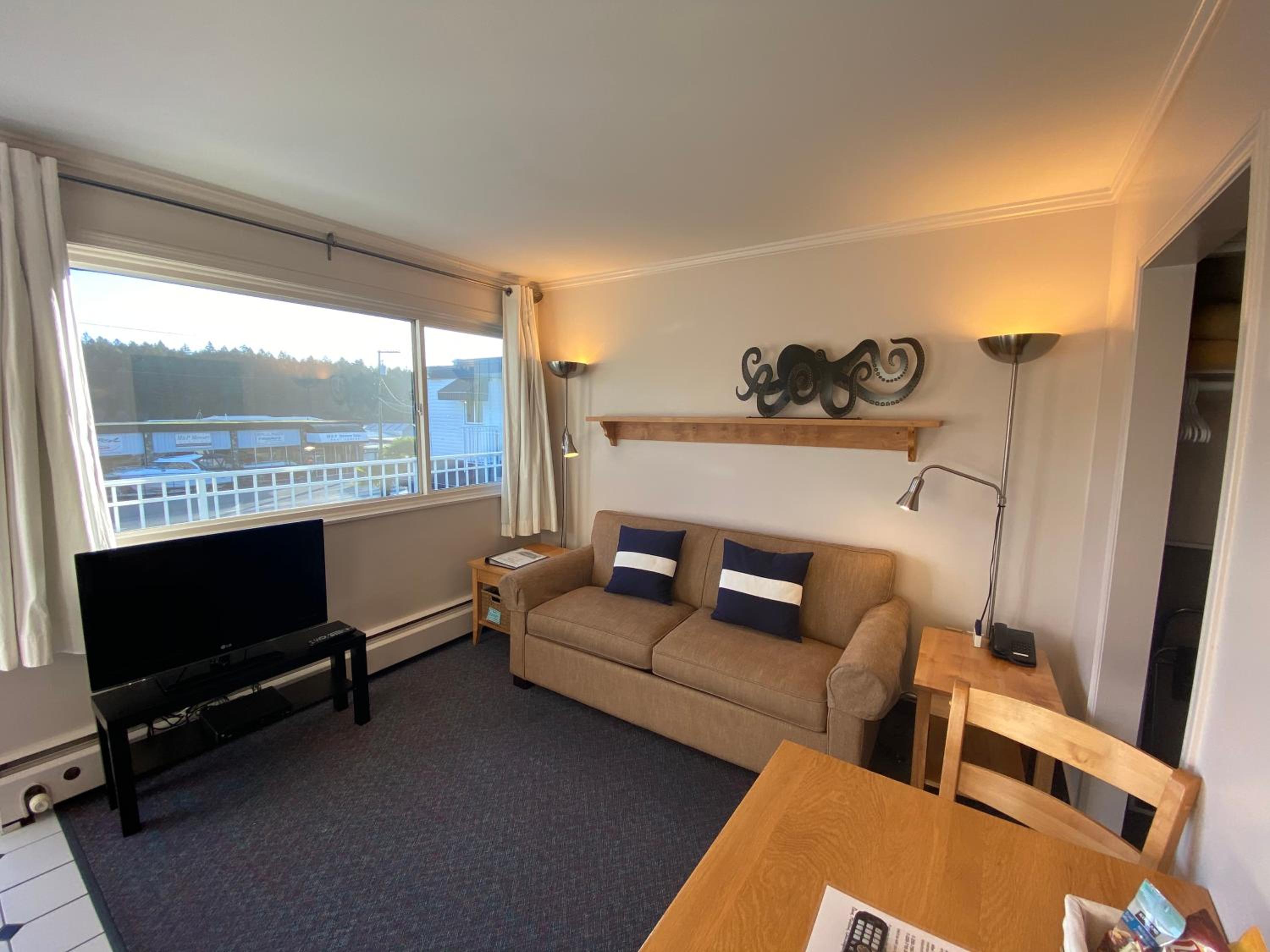 Seaside One-Bedroom Double Suite photo 2