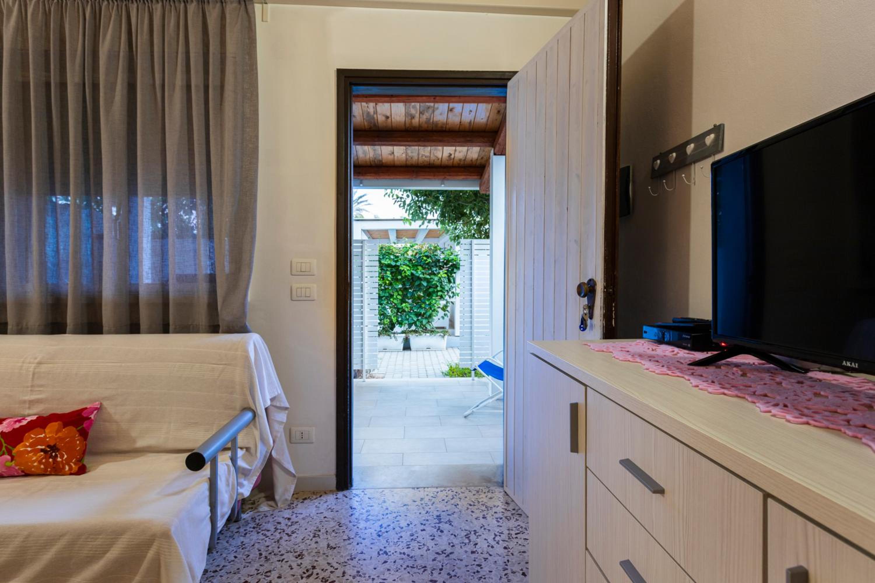 Two-Bedroom House with Terrace (6 Adults) photo 3