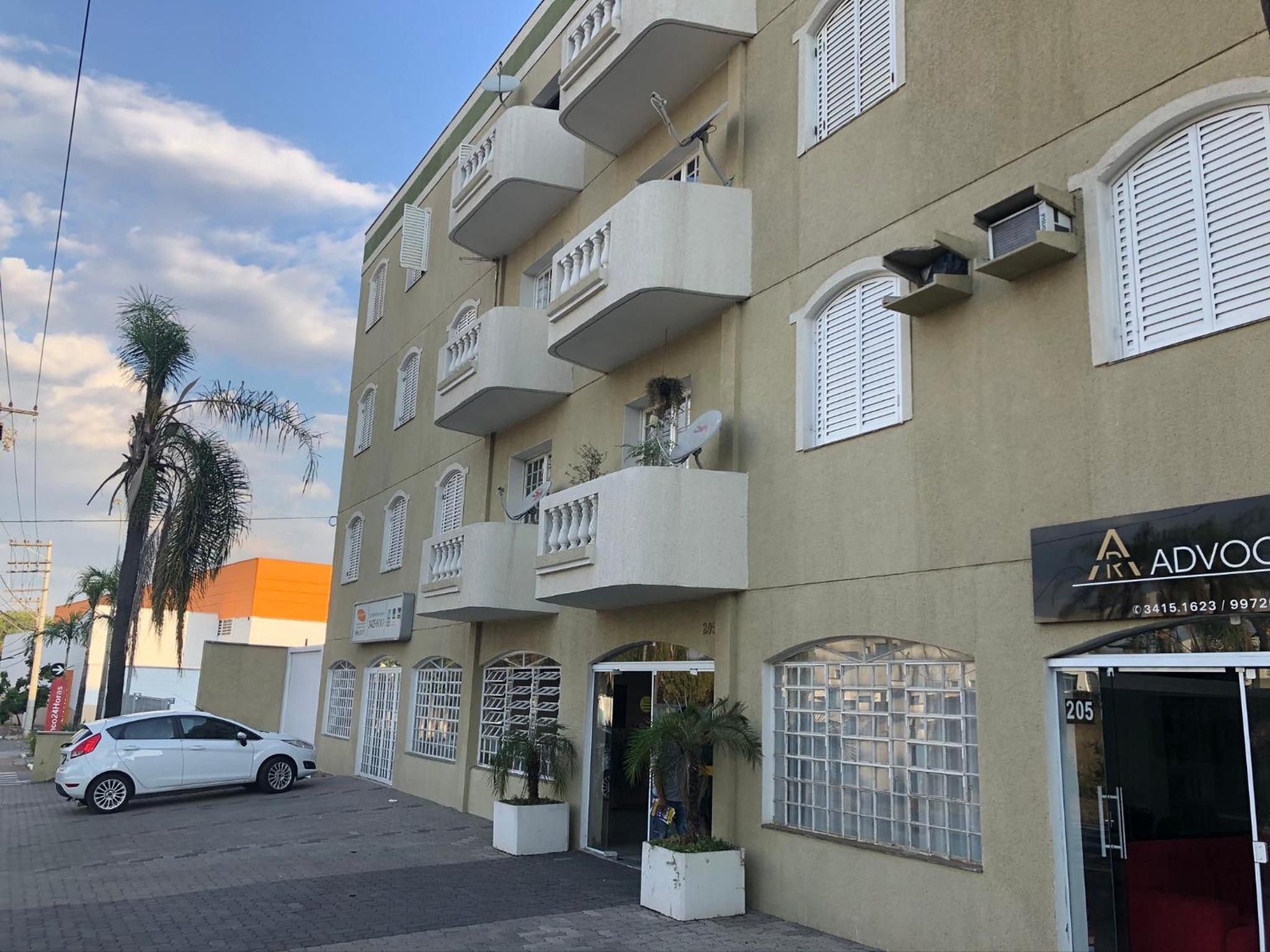 Three-Bedroom Apartment with Balcony photo 3