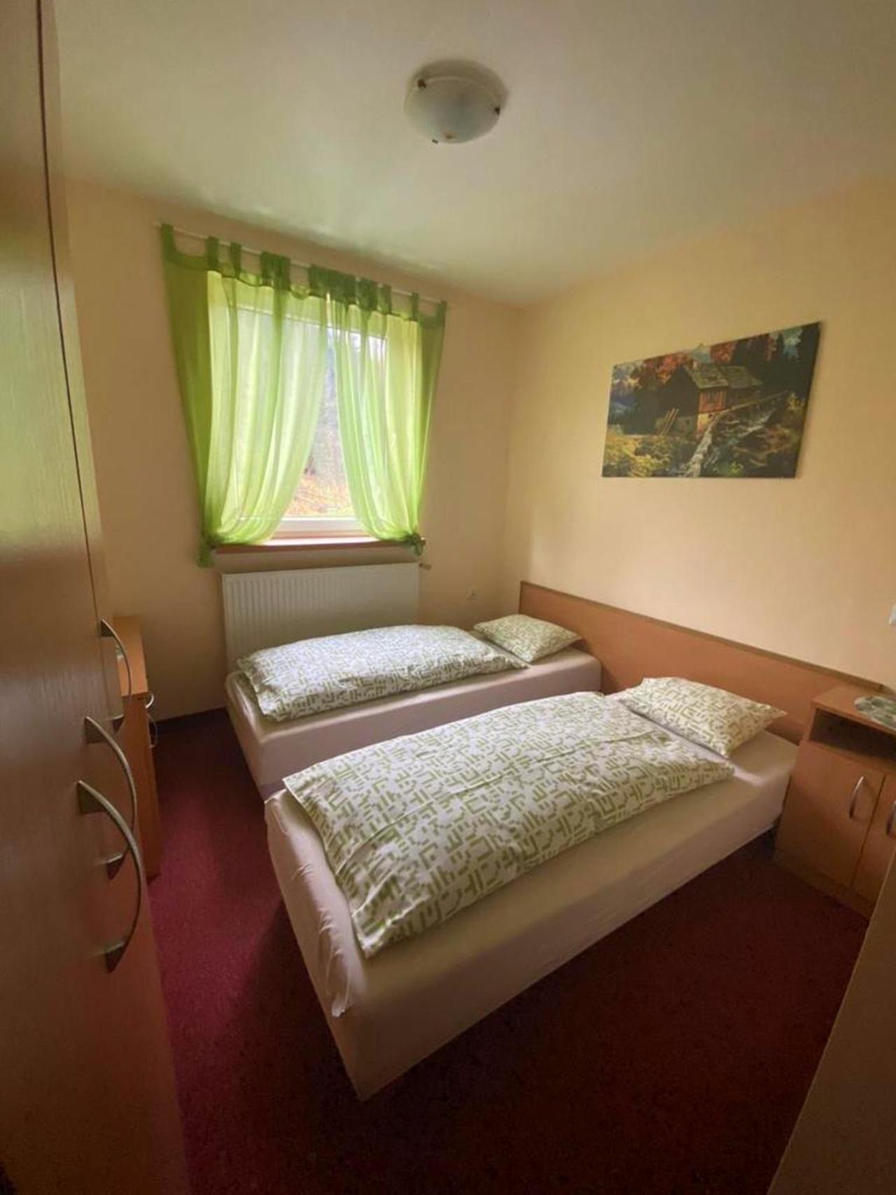 Standard Twin Room - Photo 1