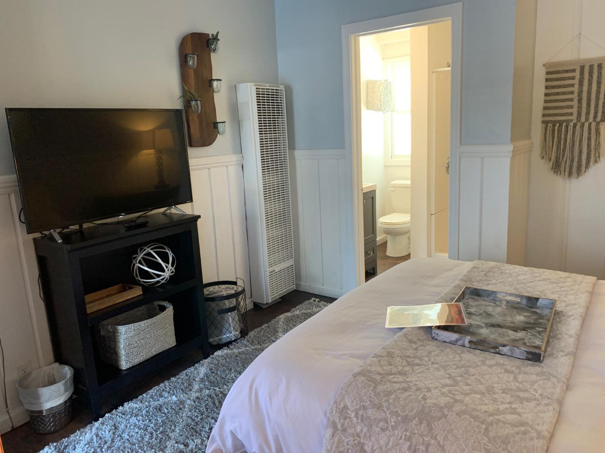 Standard Queen Room