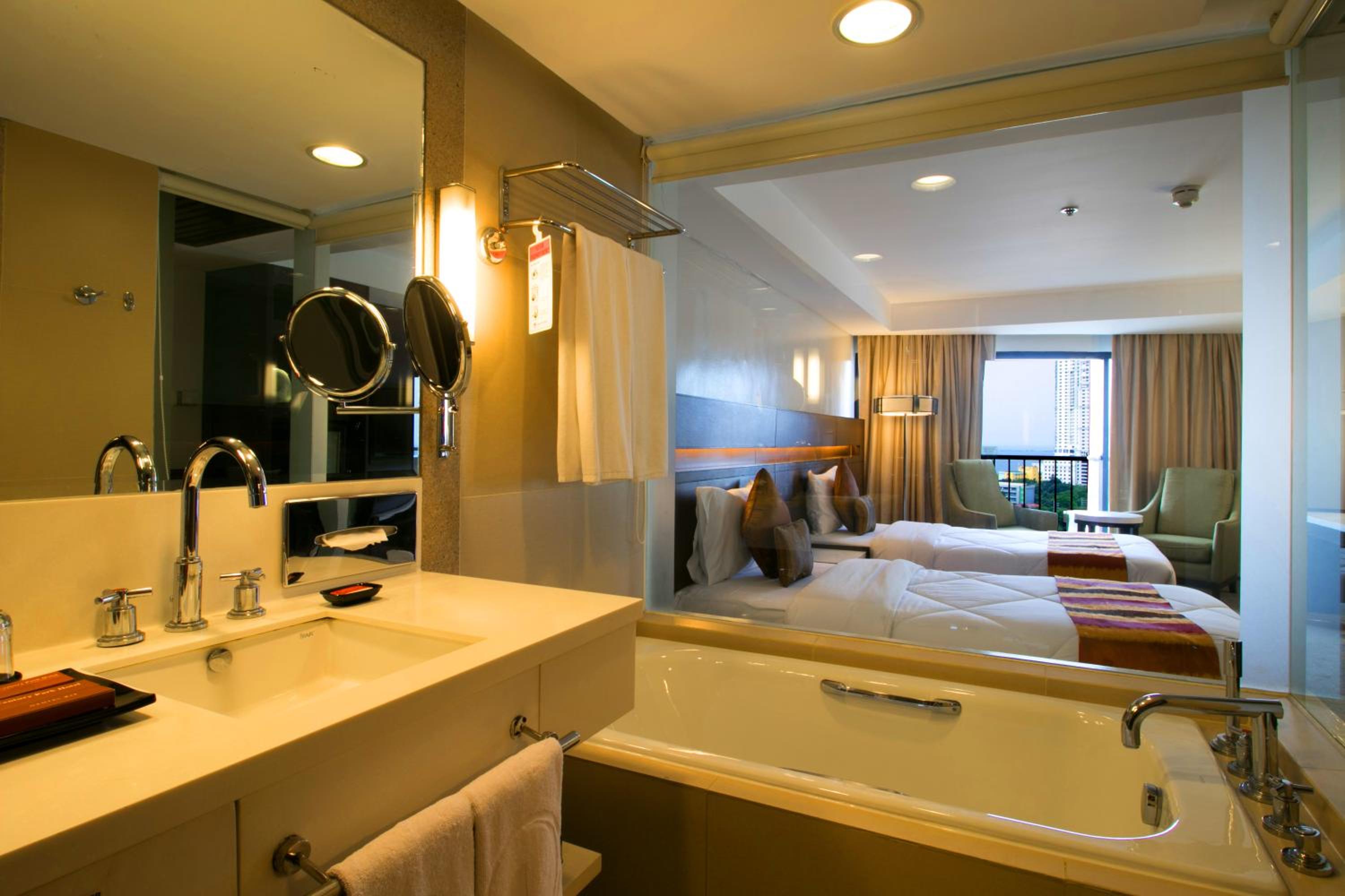 Deluxe Double Or Twin Room - Photo 3