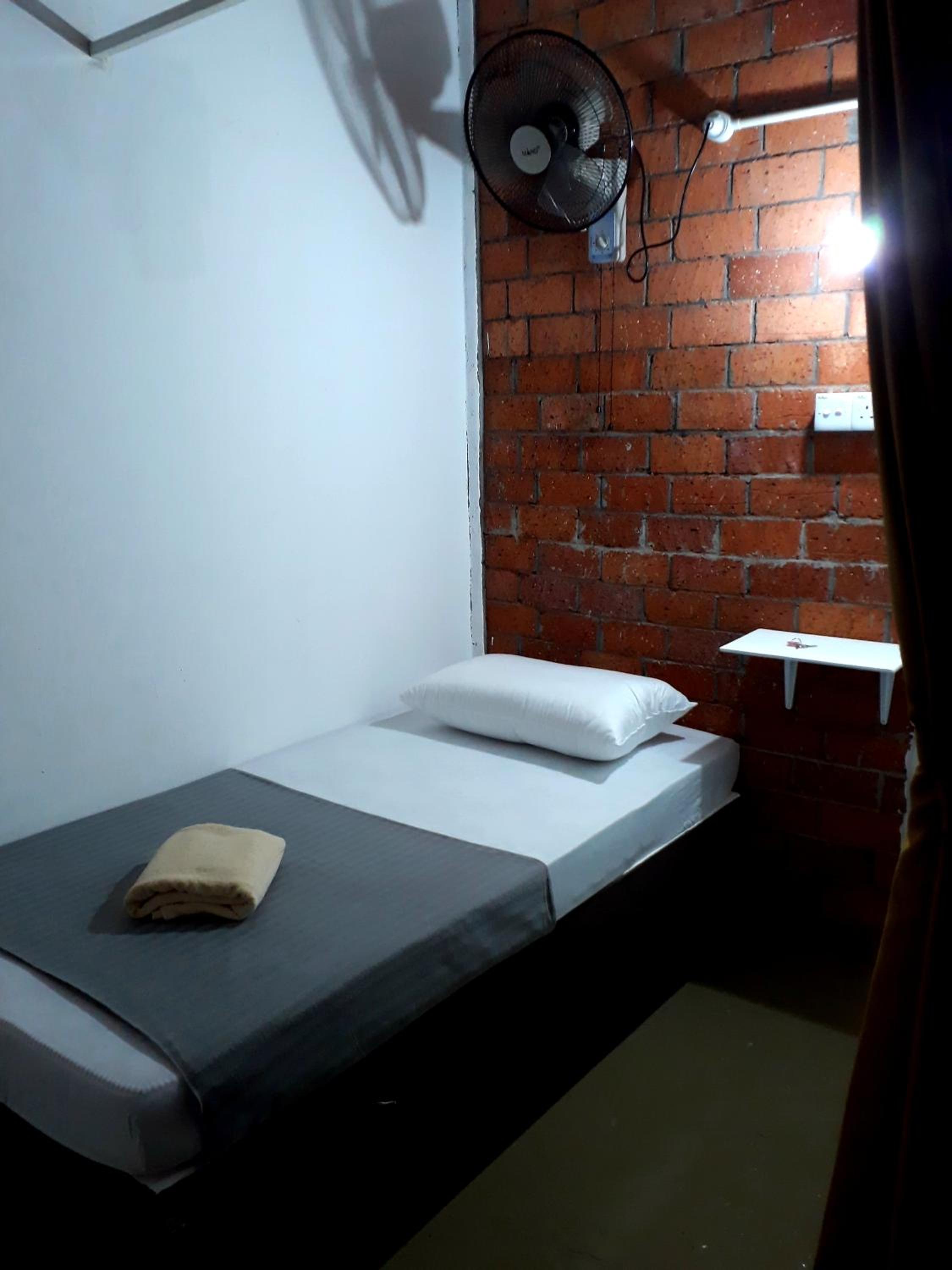 Single Bed in Male Dormitory Room photo 3