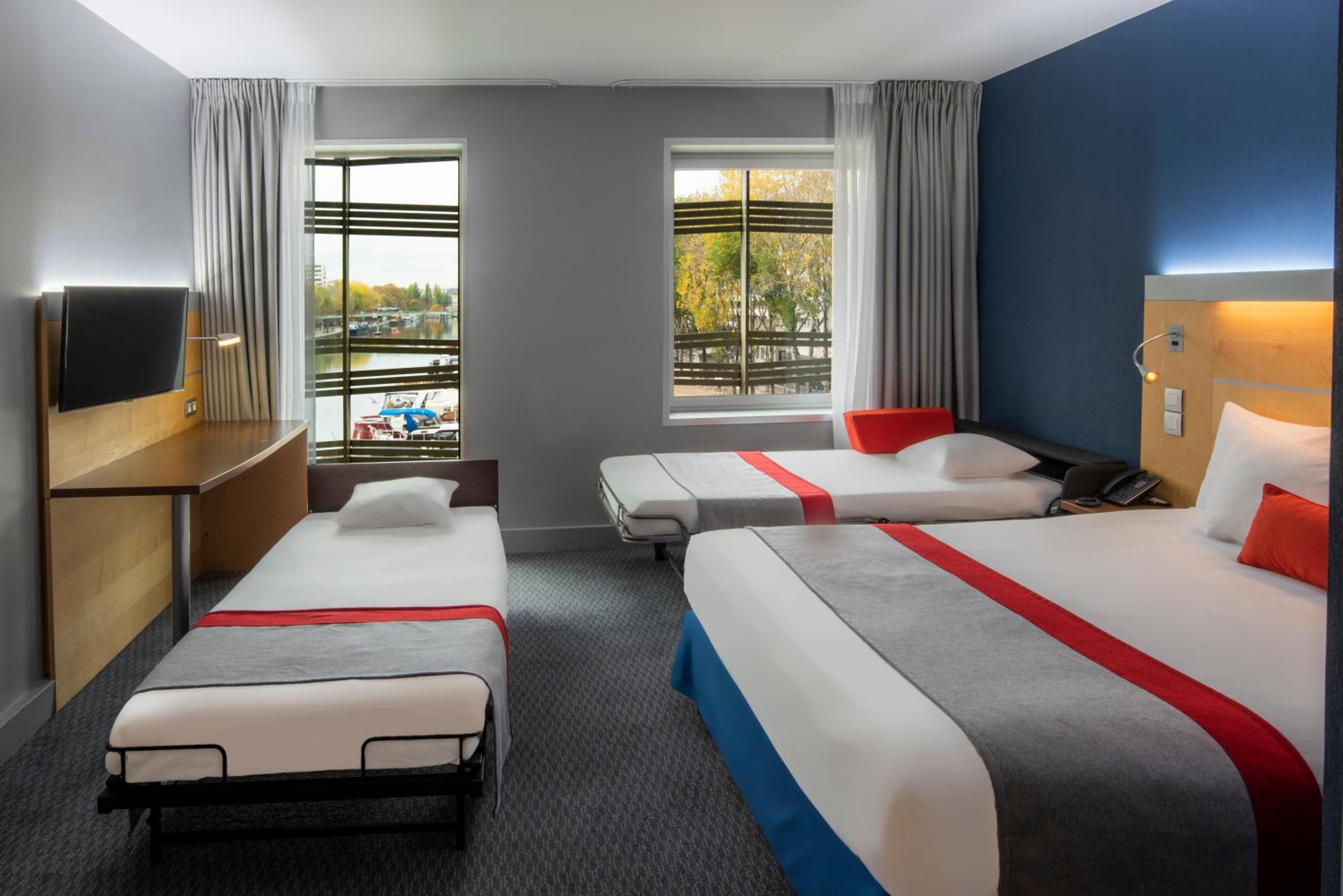 Standard Double Room with Marina View and Single Sofa Bed