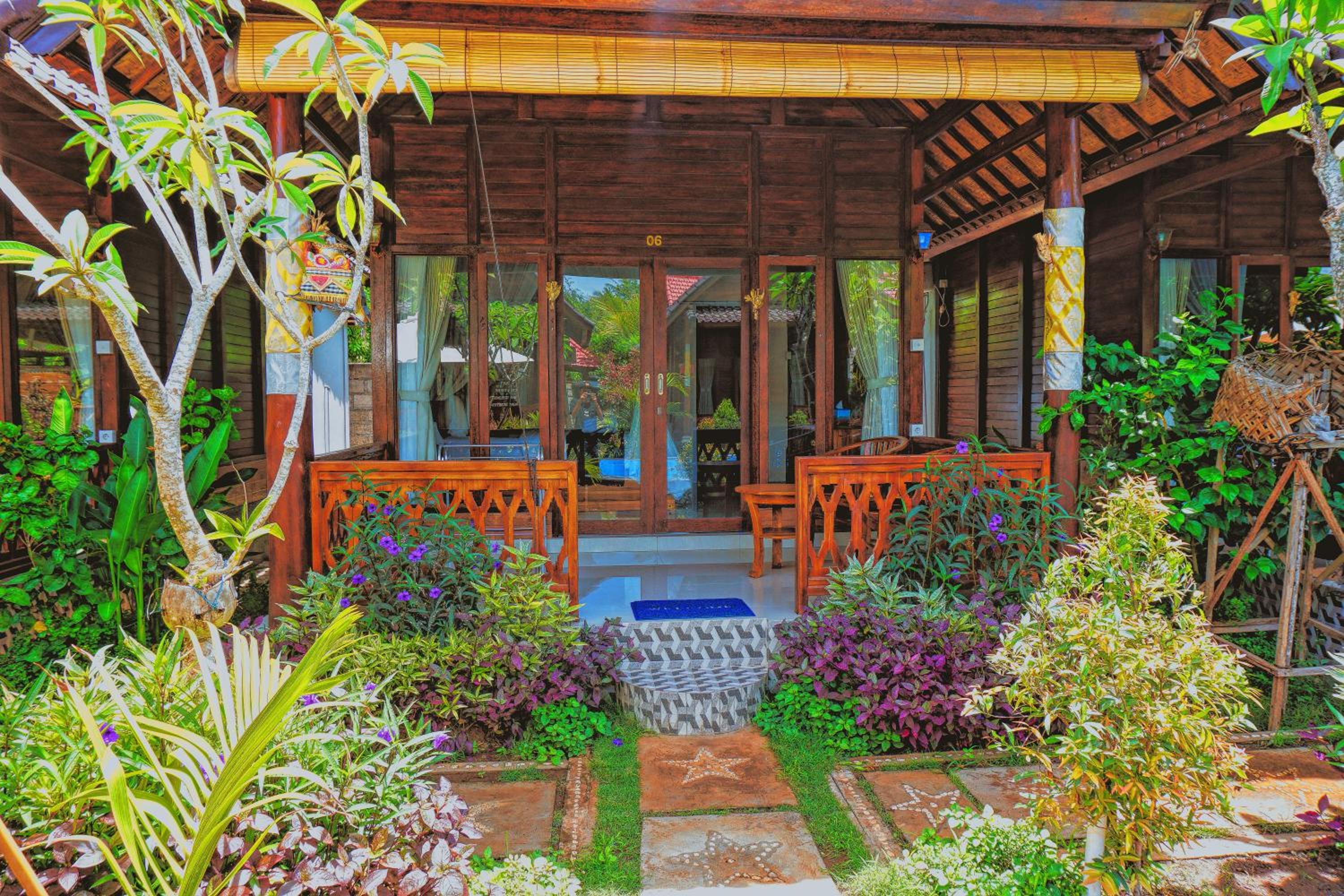 Deluxe Double Room with Balcony photo 2