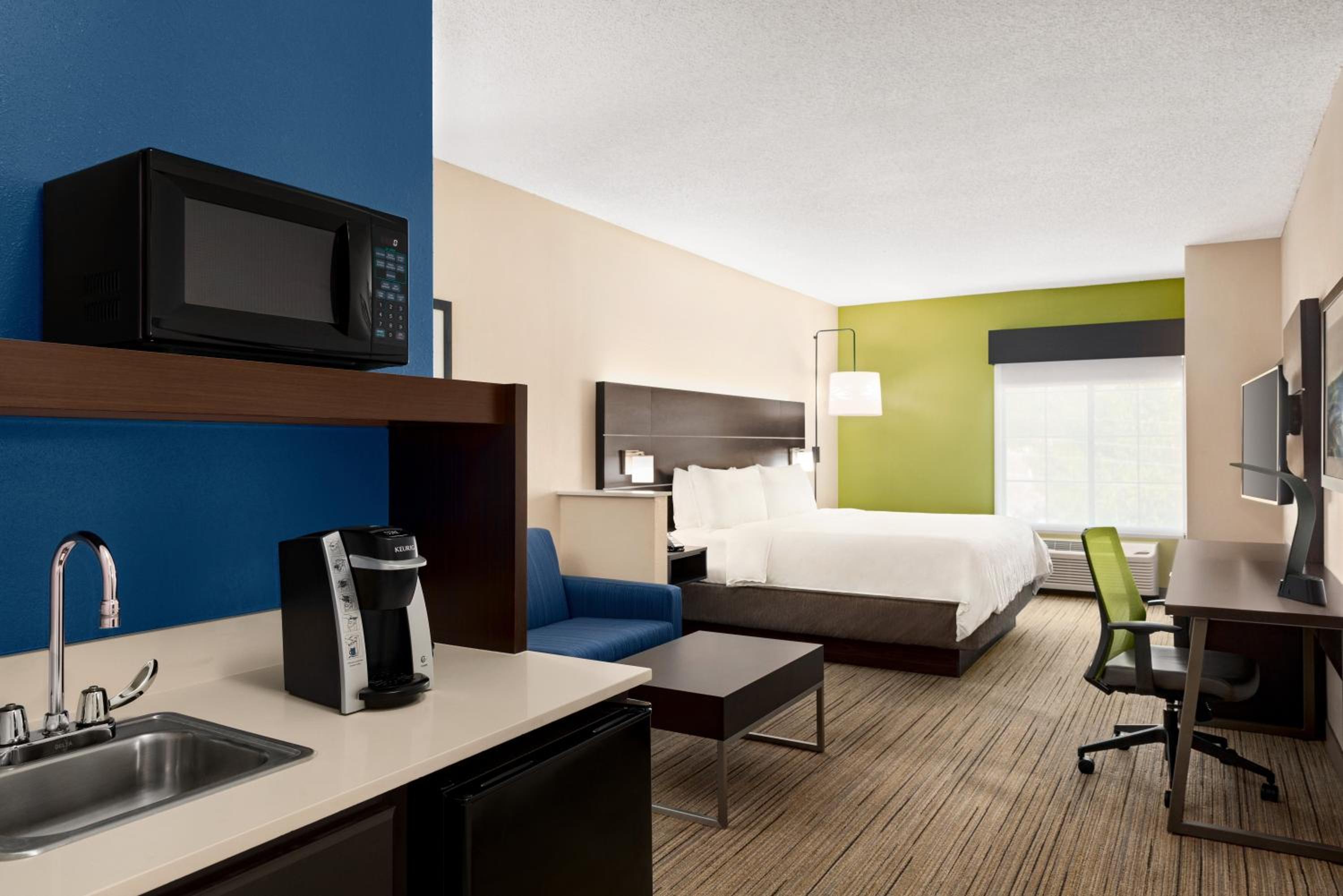 King Suite - Photo 6