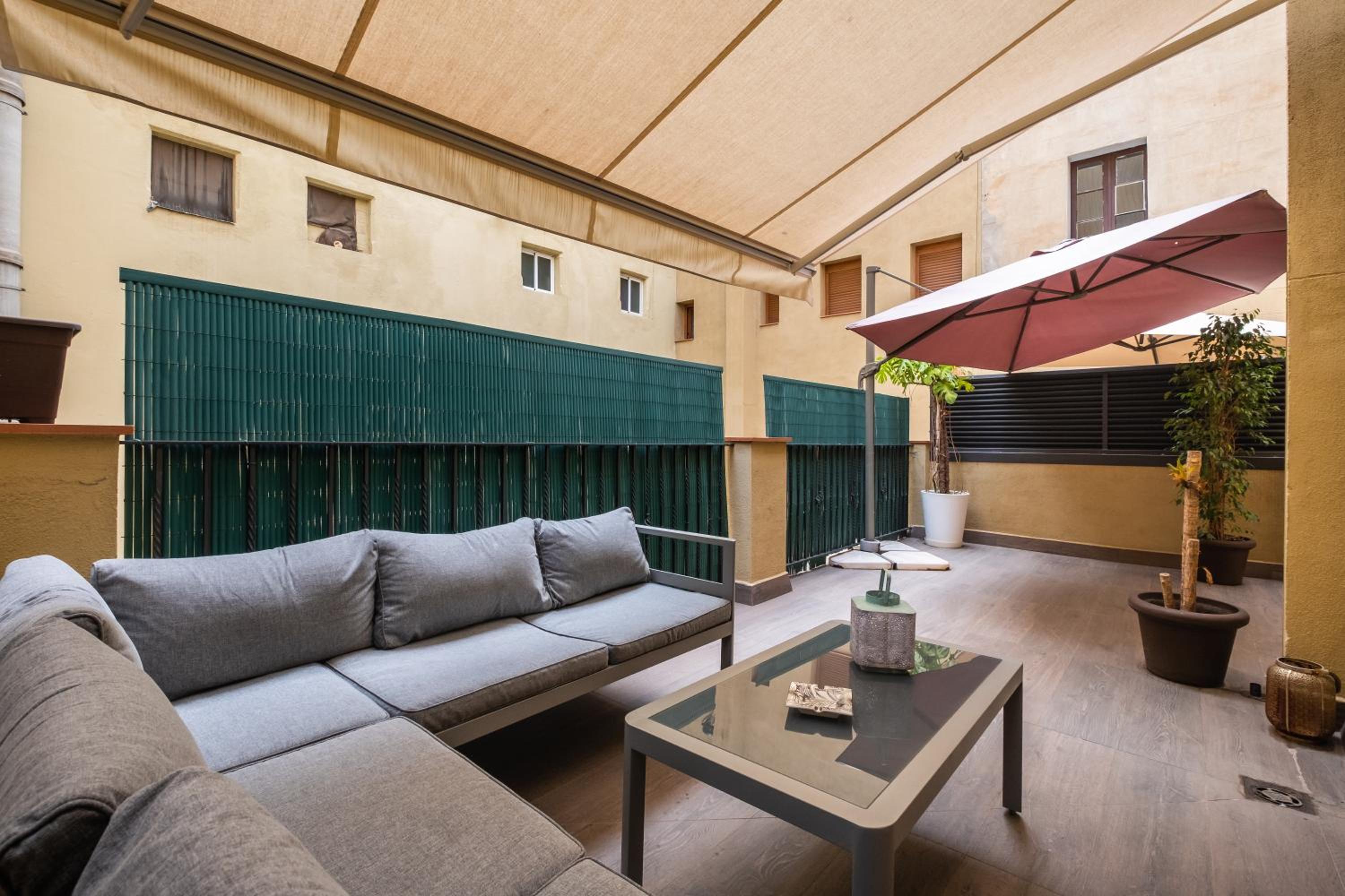 Deluxe Two-Bedroom Apartment - Ciutat Vella photo 2