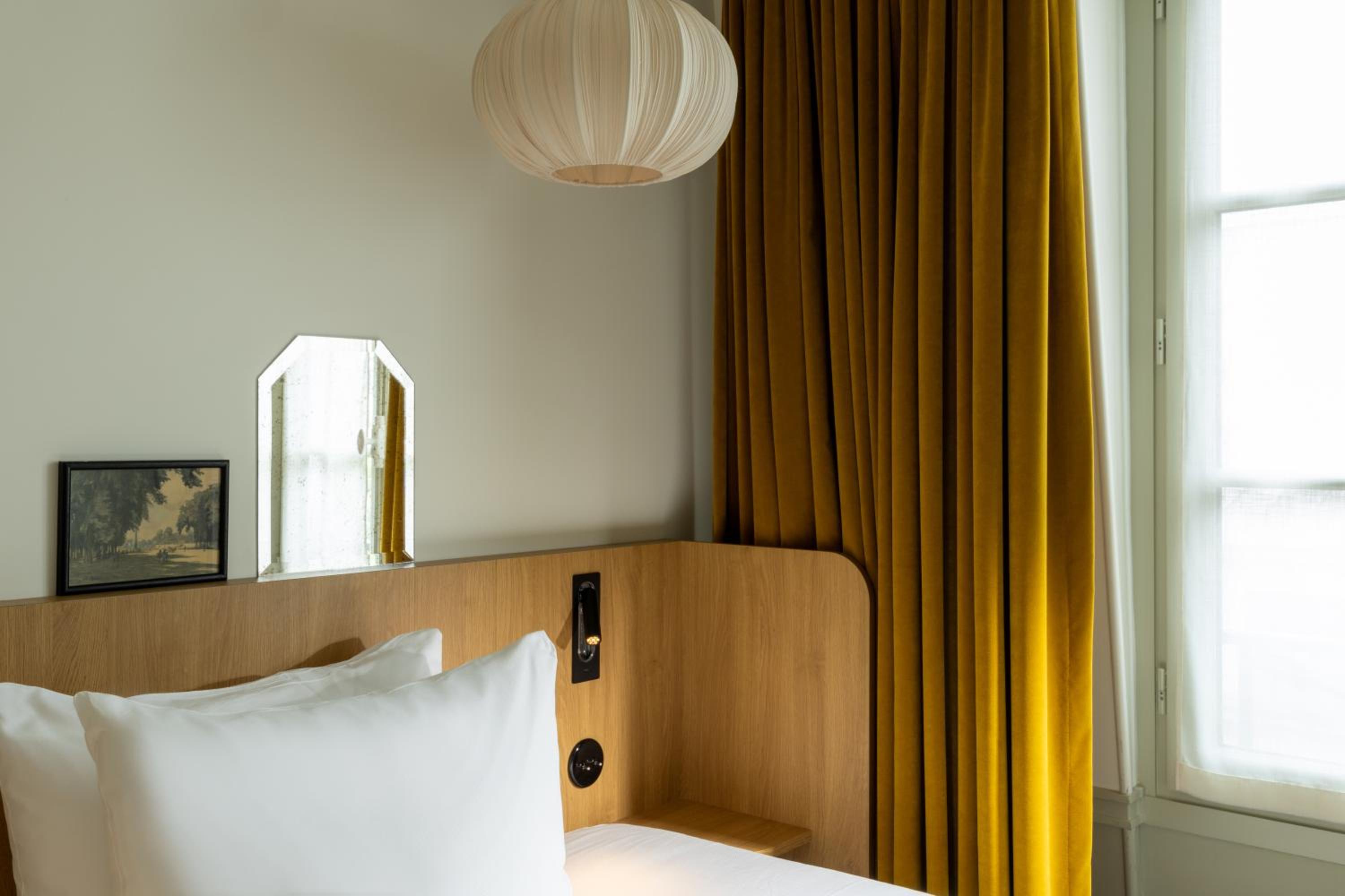 Single Room thumbnail 5