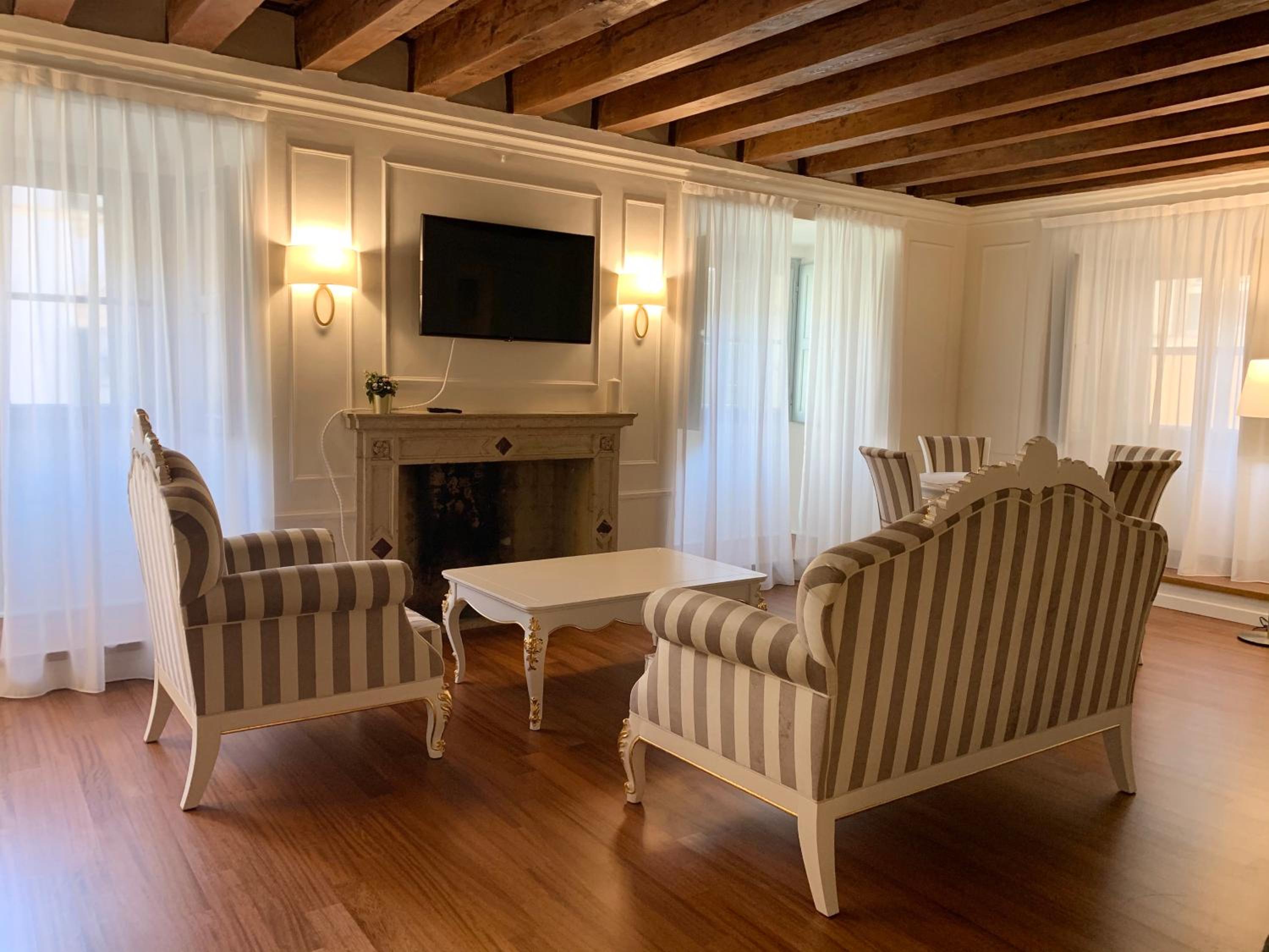 King Room
