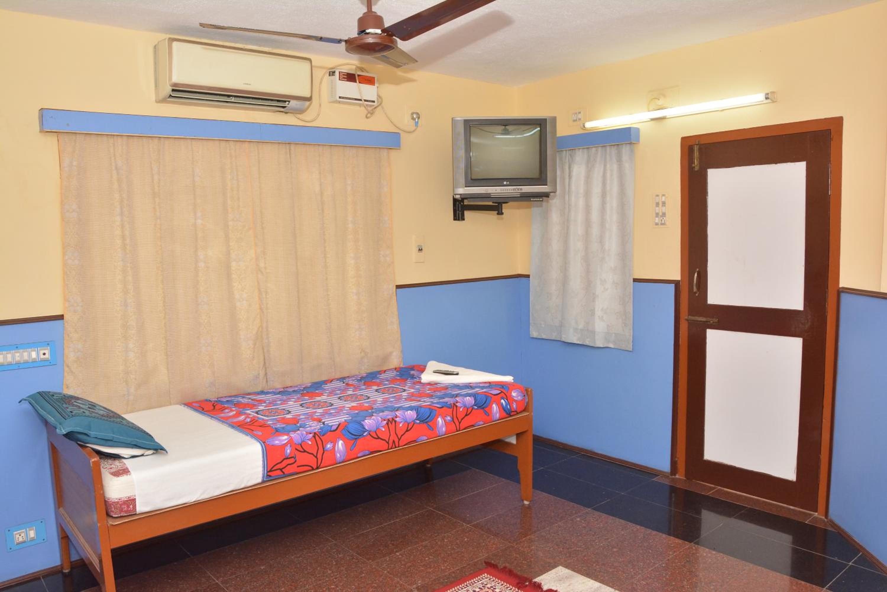 Triple Room with Balcony photo 3
