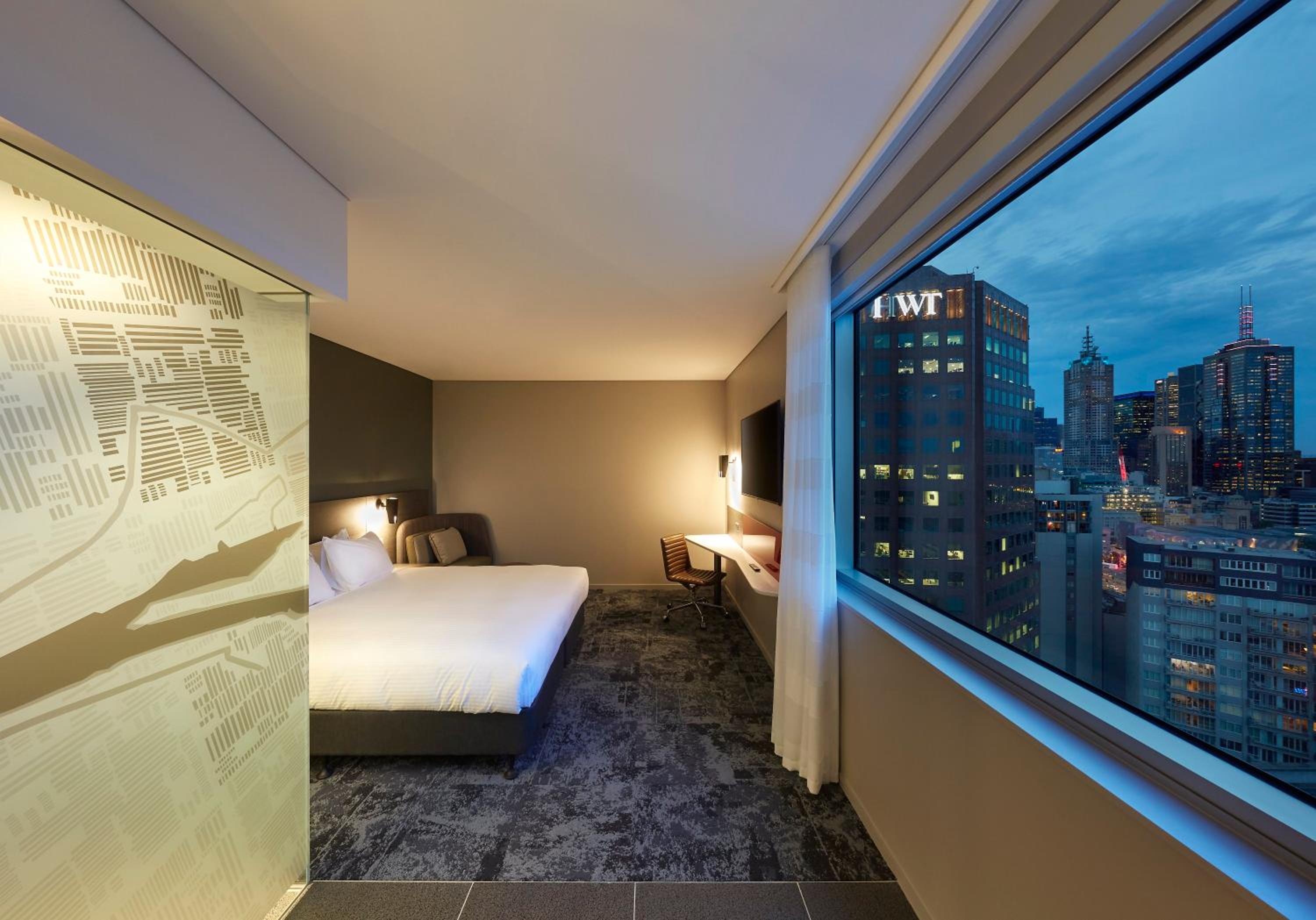 Standard King Room - High Floor/Free Breakfast - Photo 7