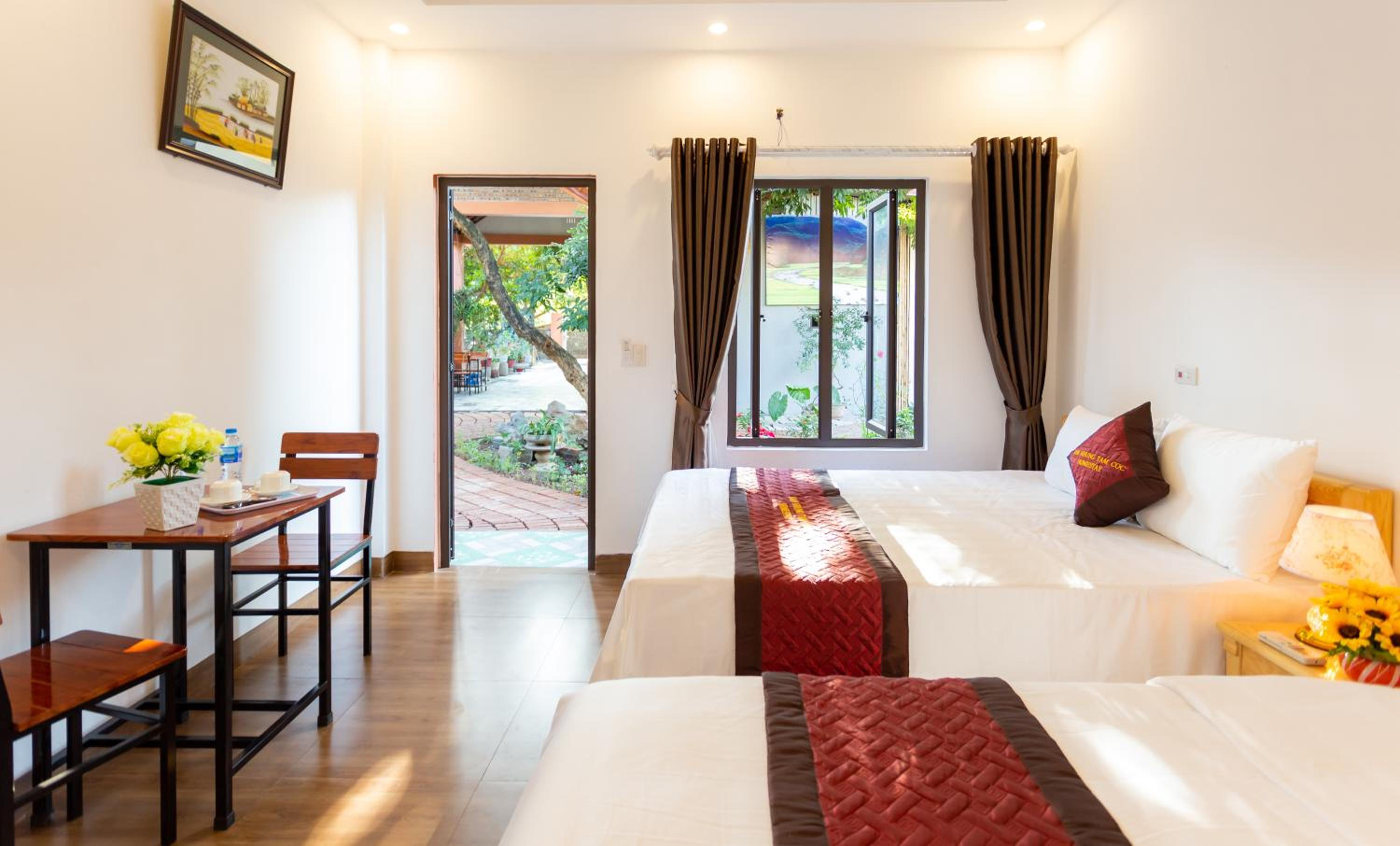 Family Room with Garden View photo 1