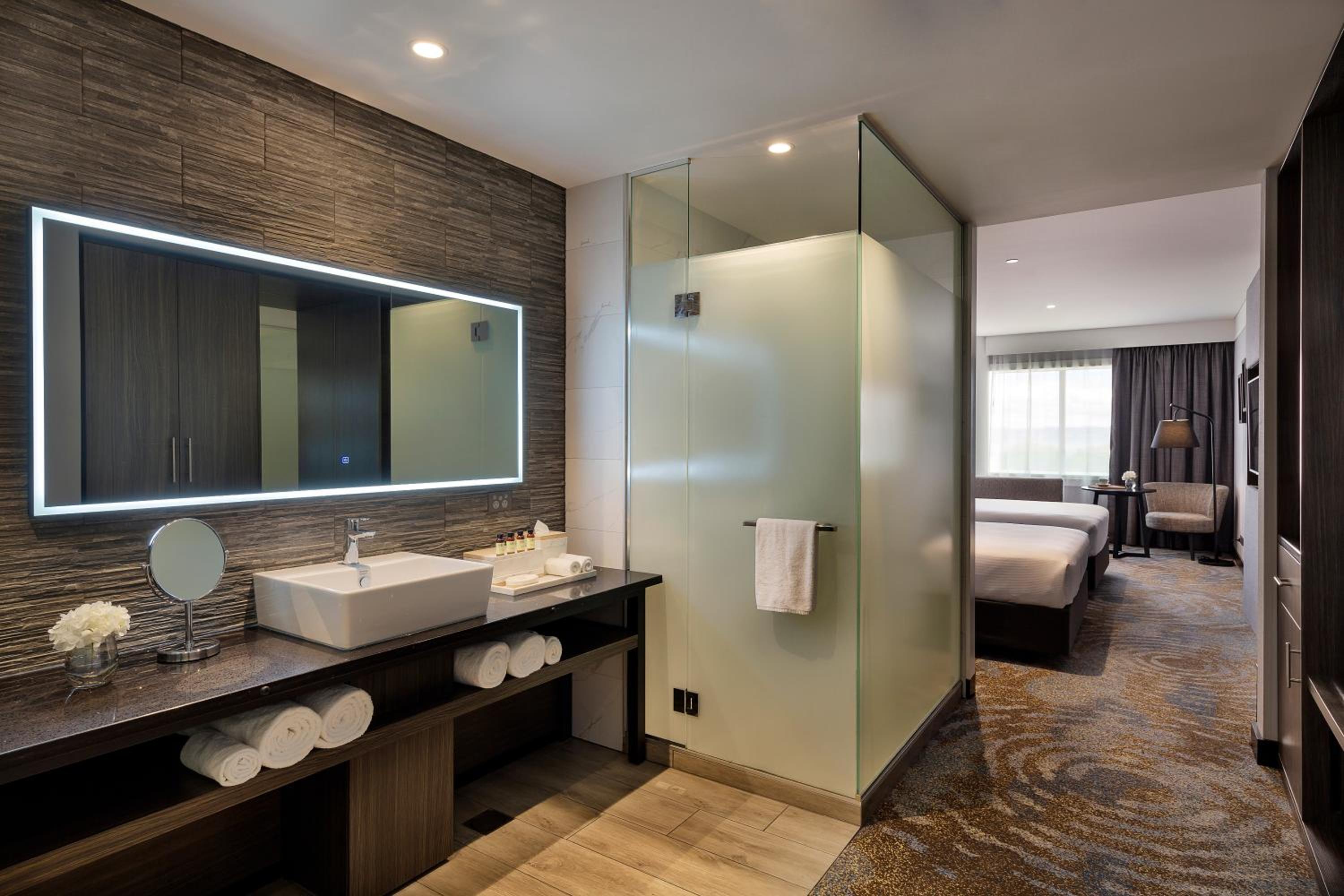 Superior Queen Room with Two Queen Beds and City View - Photo 3
