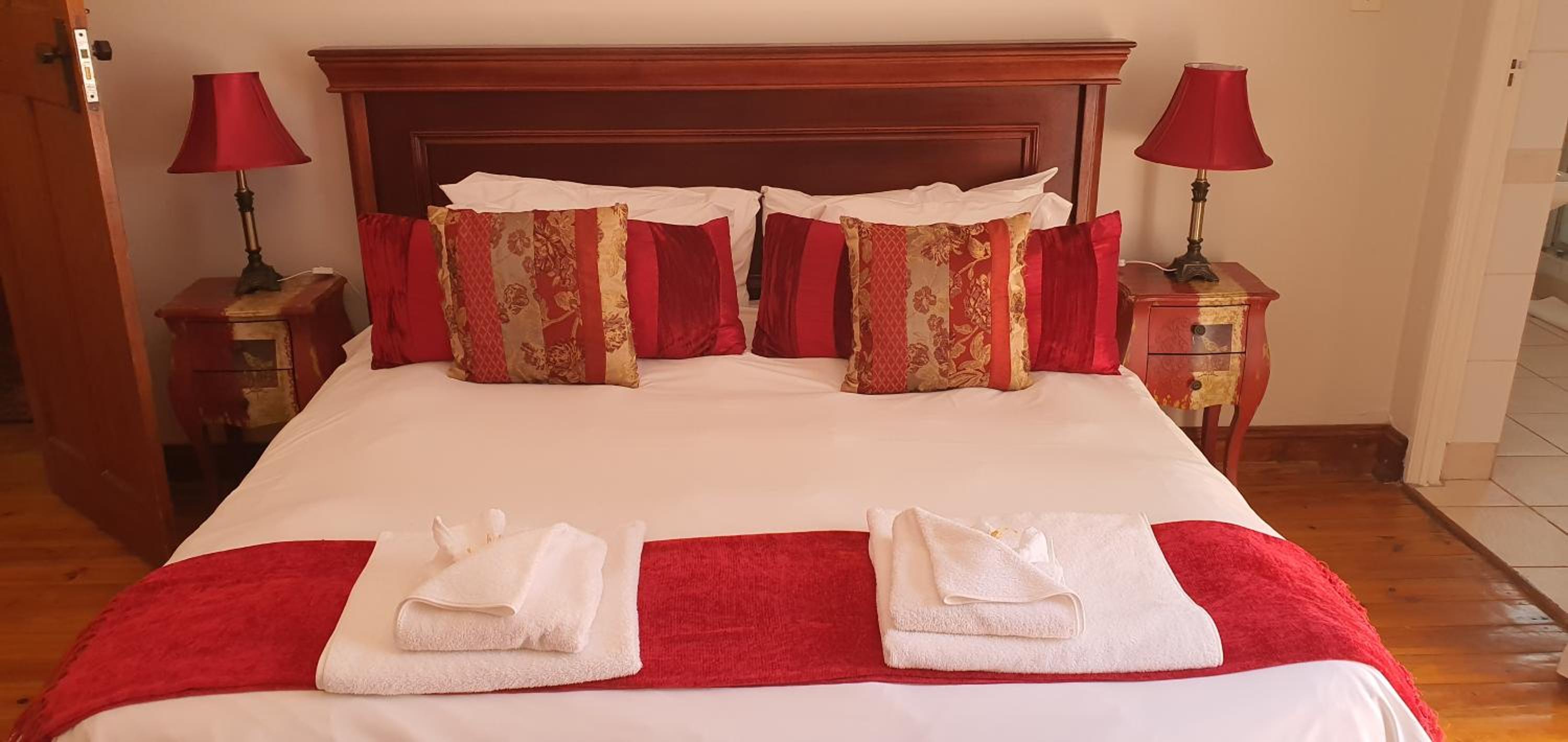 Double or Twin Room with Private Bathroom photo 1