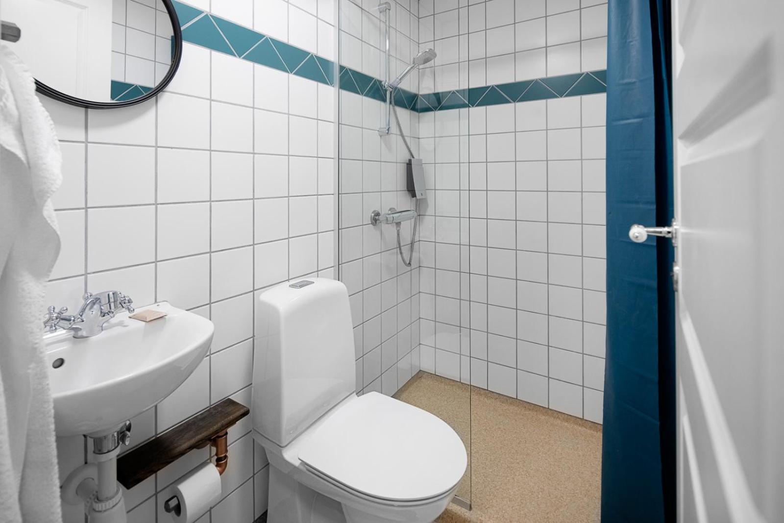 Double or Twin Room - Photo 16