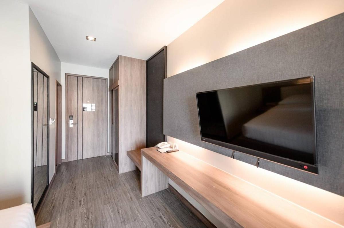 Standard King Room - Photo 3