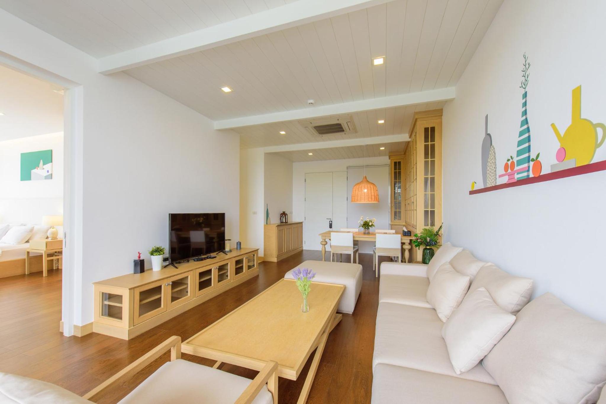 Suite with Lake View - Photo 8