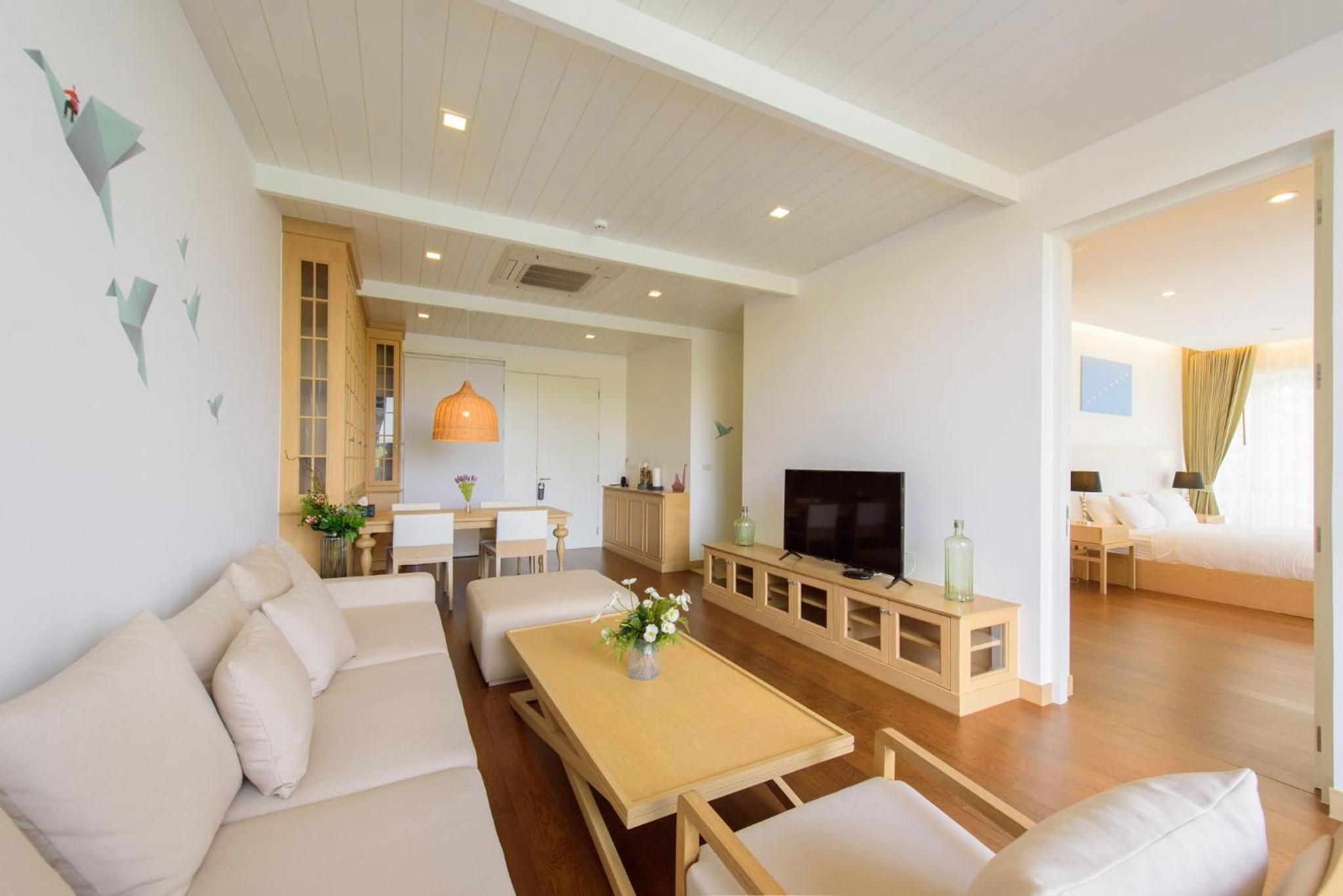 Suite with Lake View - Photo 6