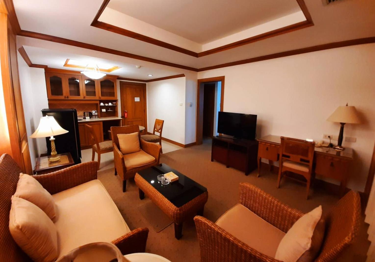 Suite thumbnail 6