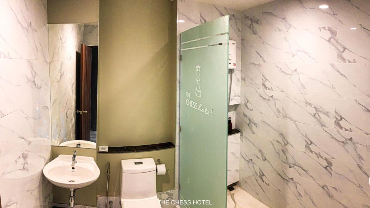 Standard King Room - Photo 5