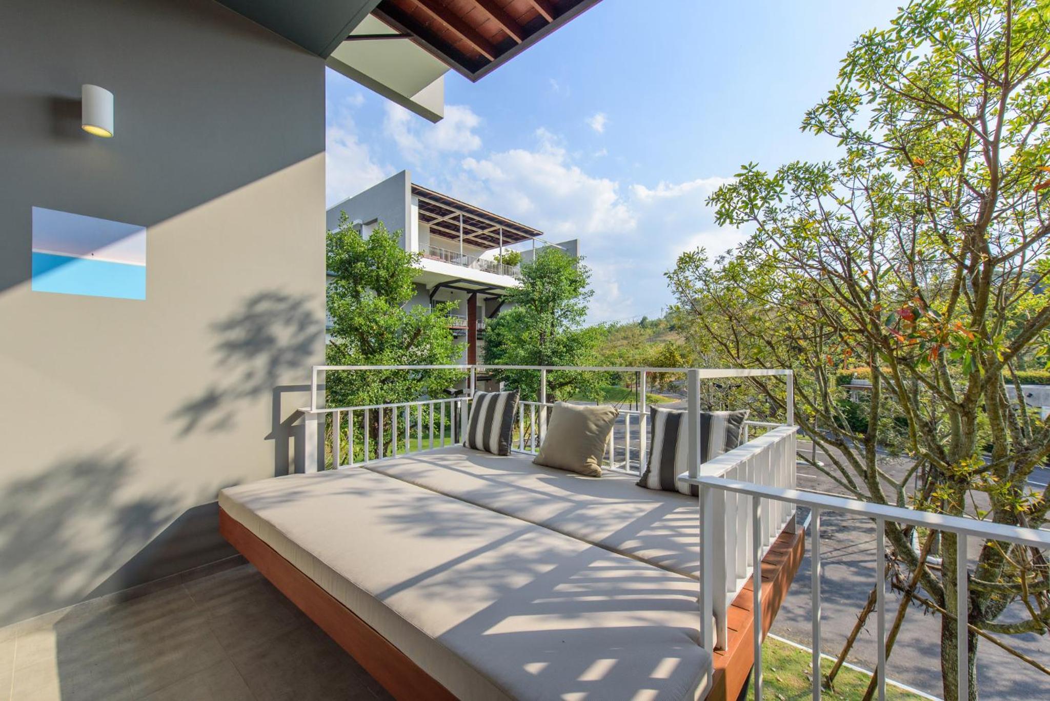 Suite with Mountain View - Photo 20