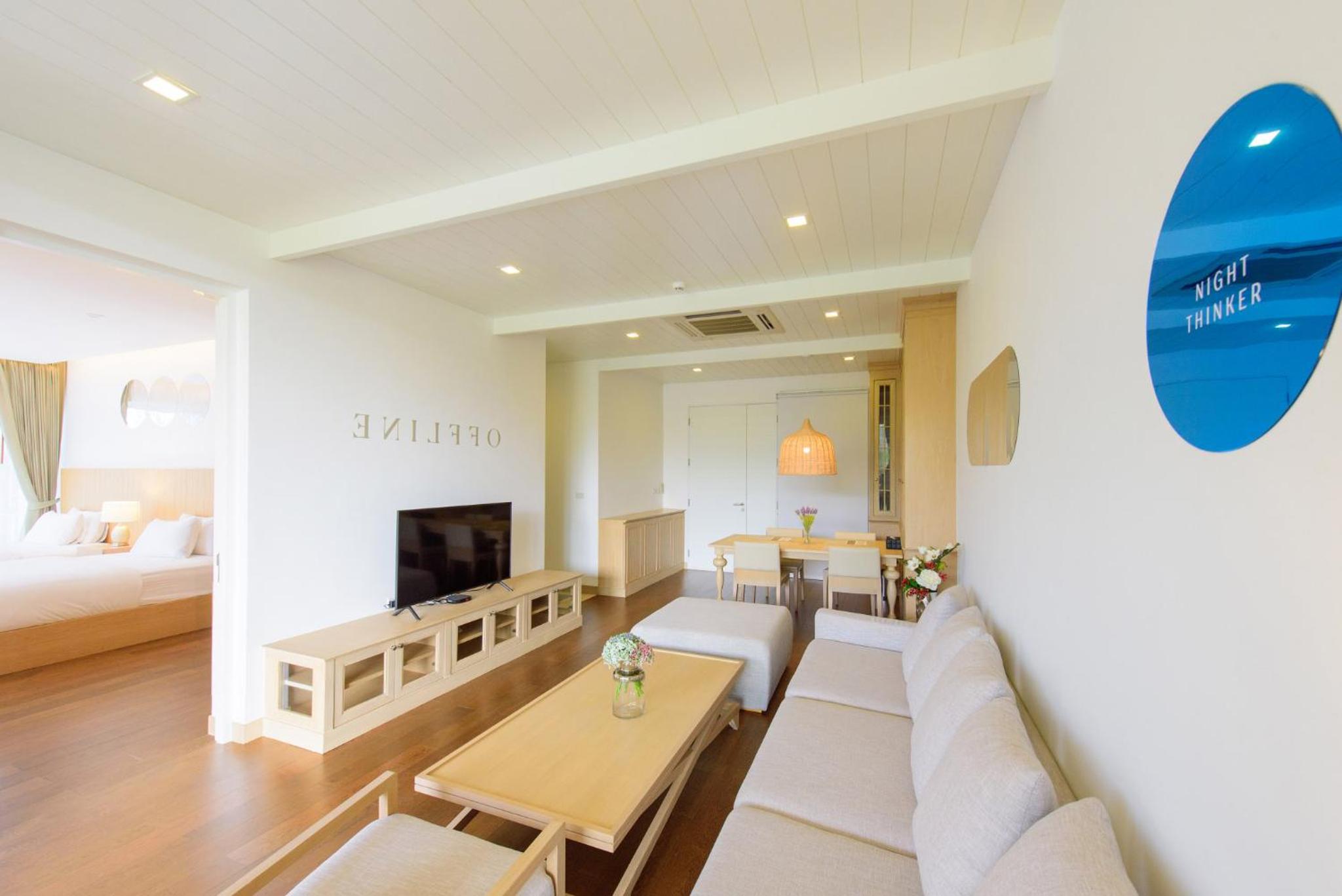 Suite with Lake View - Photo 31