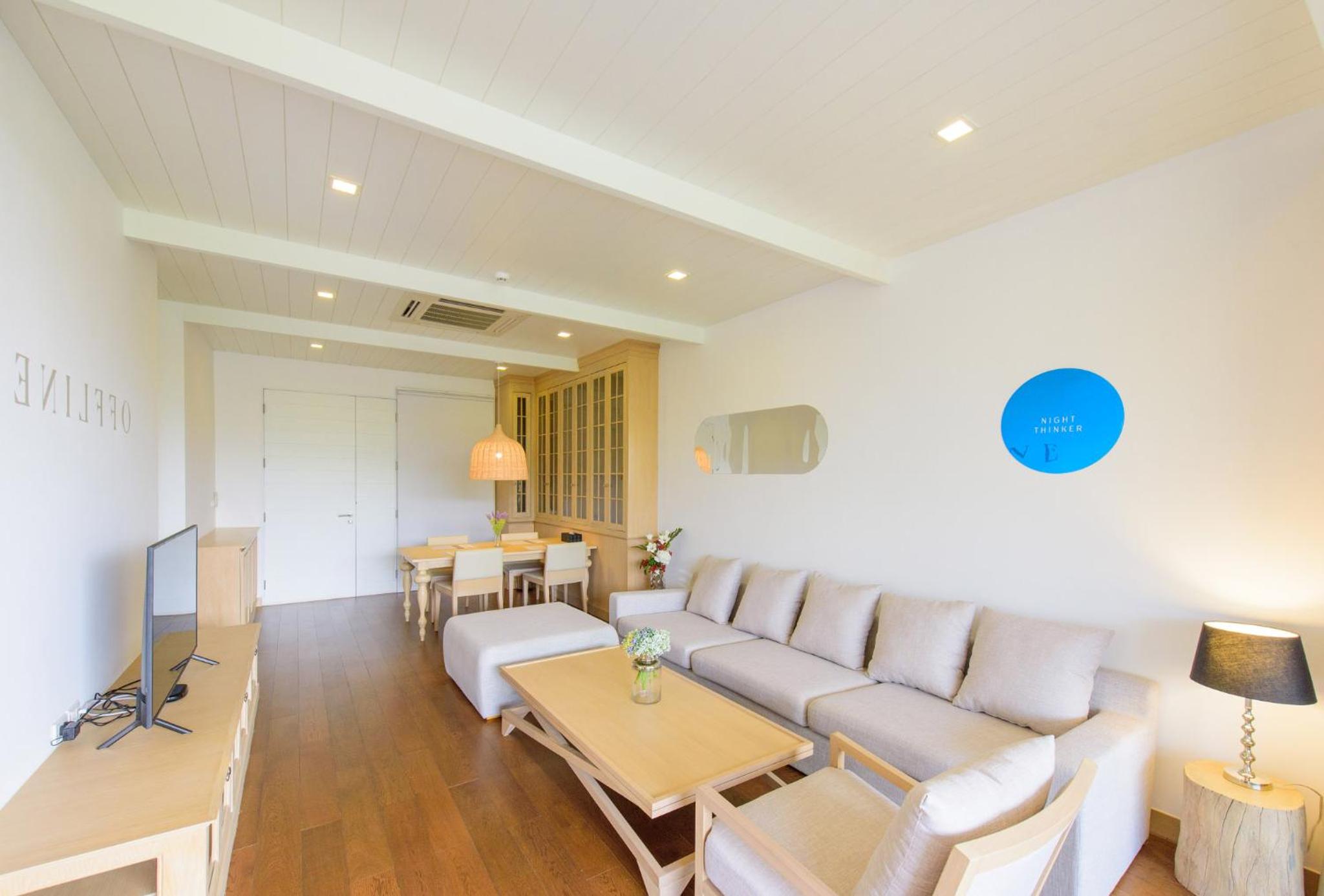 Suite with Lake View - Photo 30