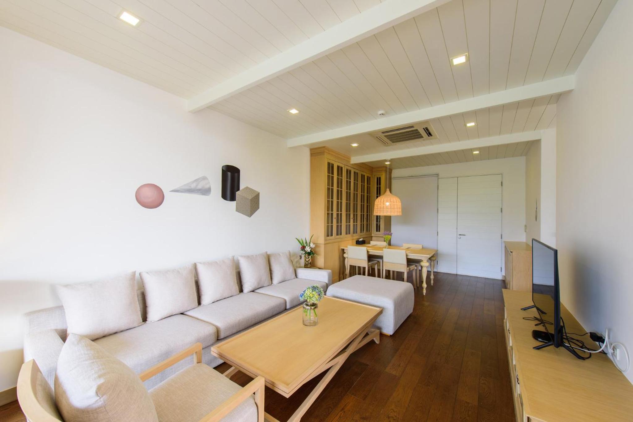 Suite with Lake View - Photo 27