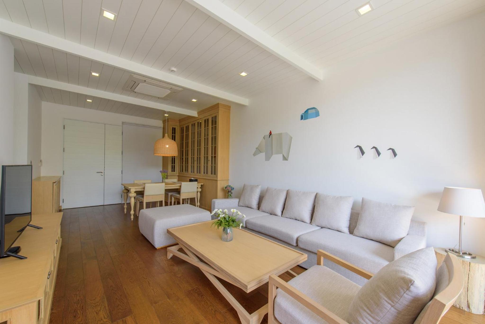 Suite with Lake View - Photo 26