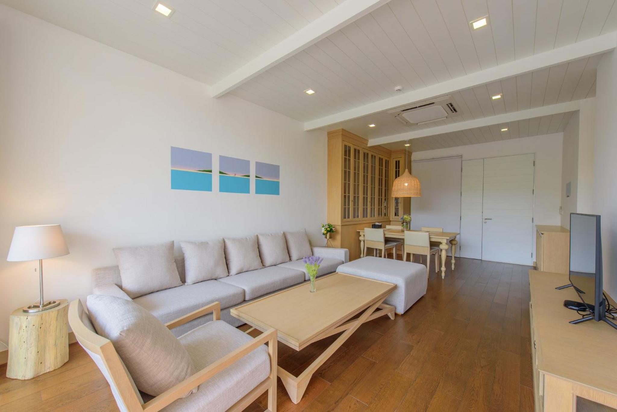 Suite with Lake View - Photo 24