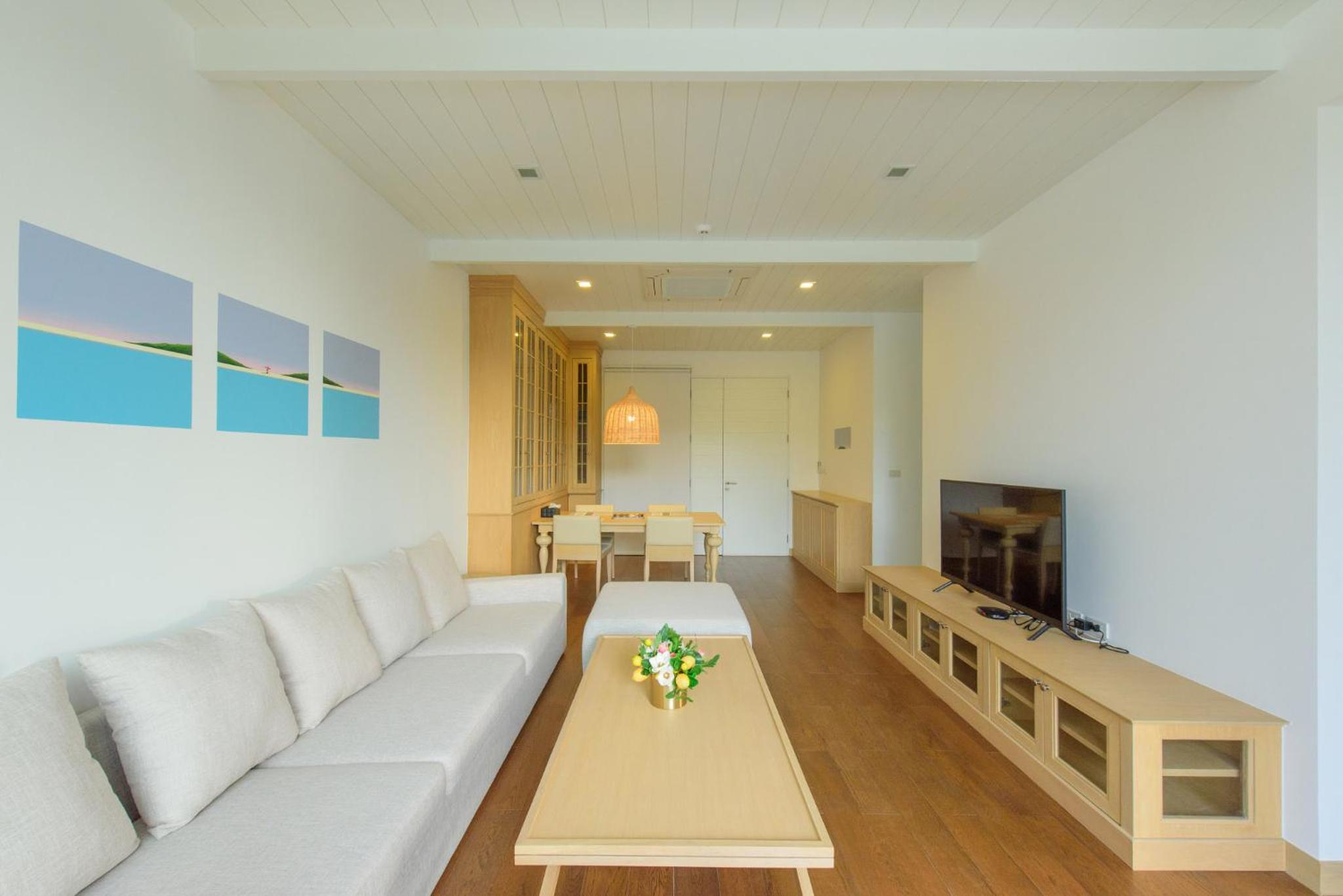 Suite with Lake View - Photo 23