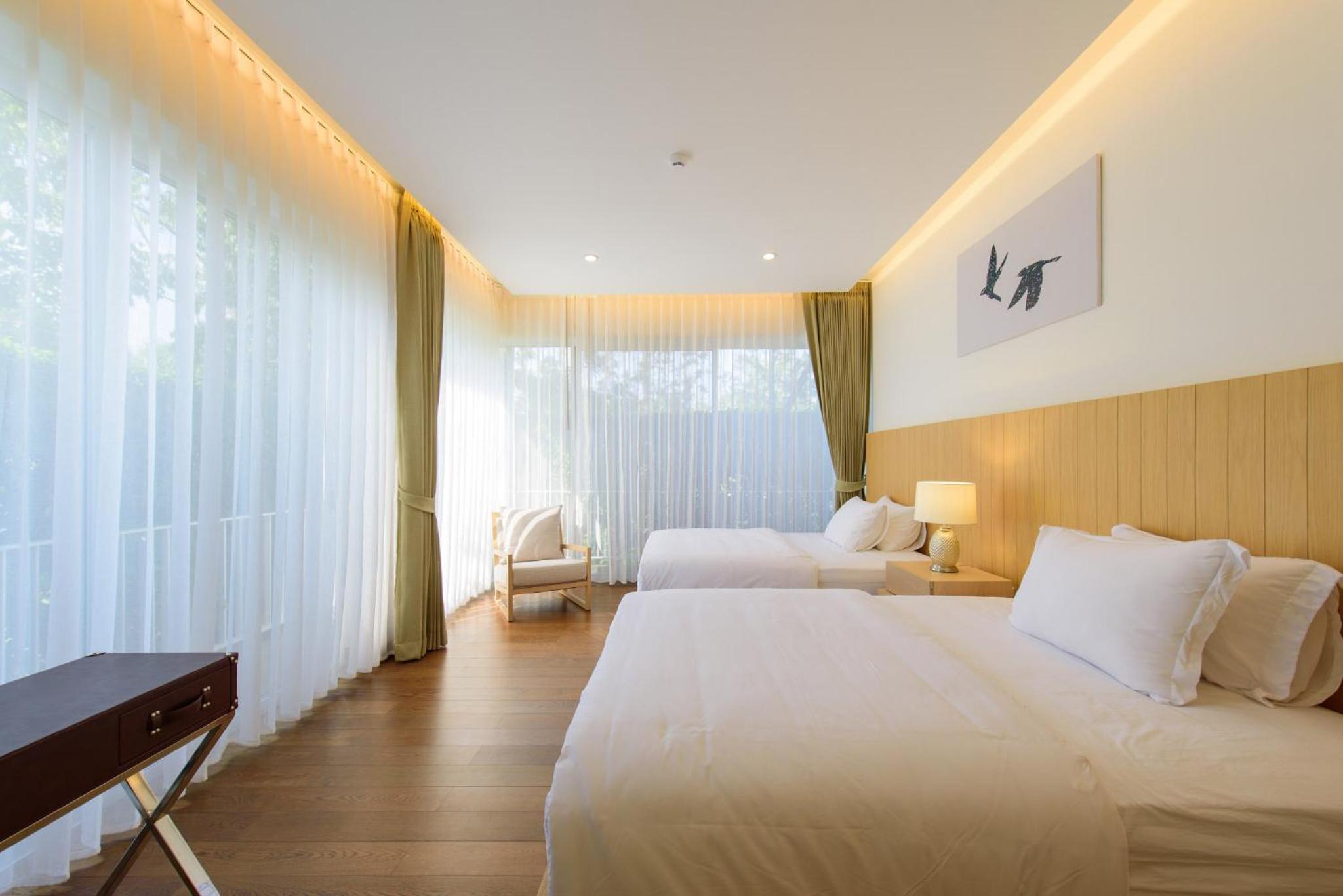 Suite with Lake View - Photo 51