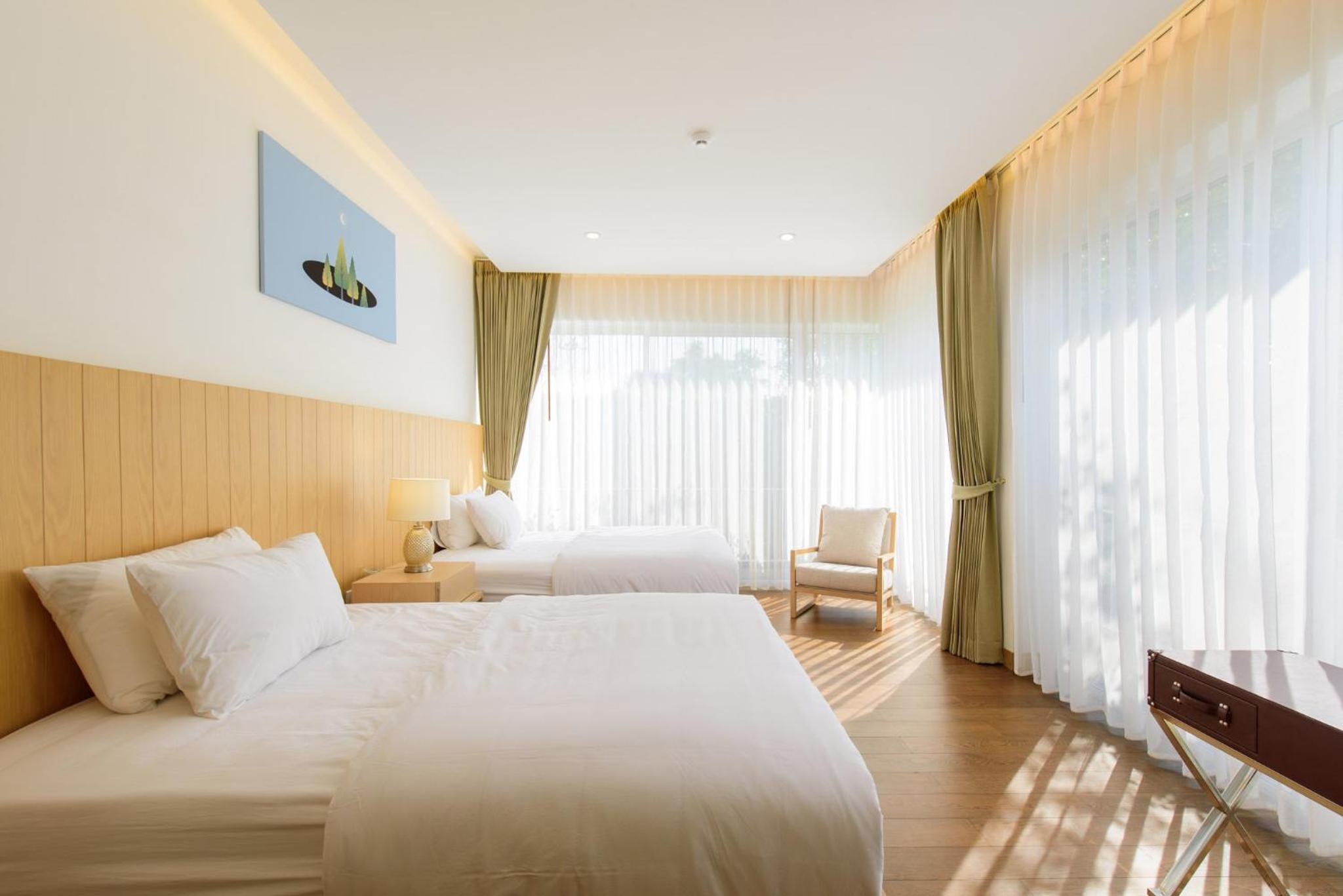 Suite with Lake View - Photo 53