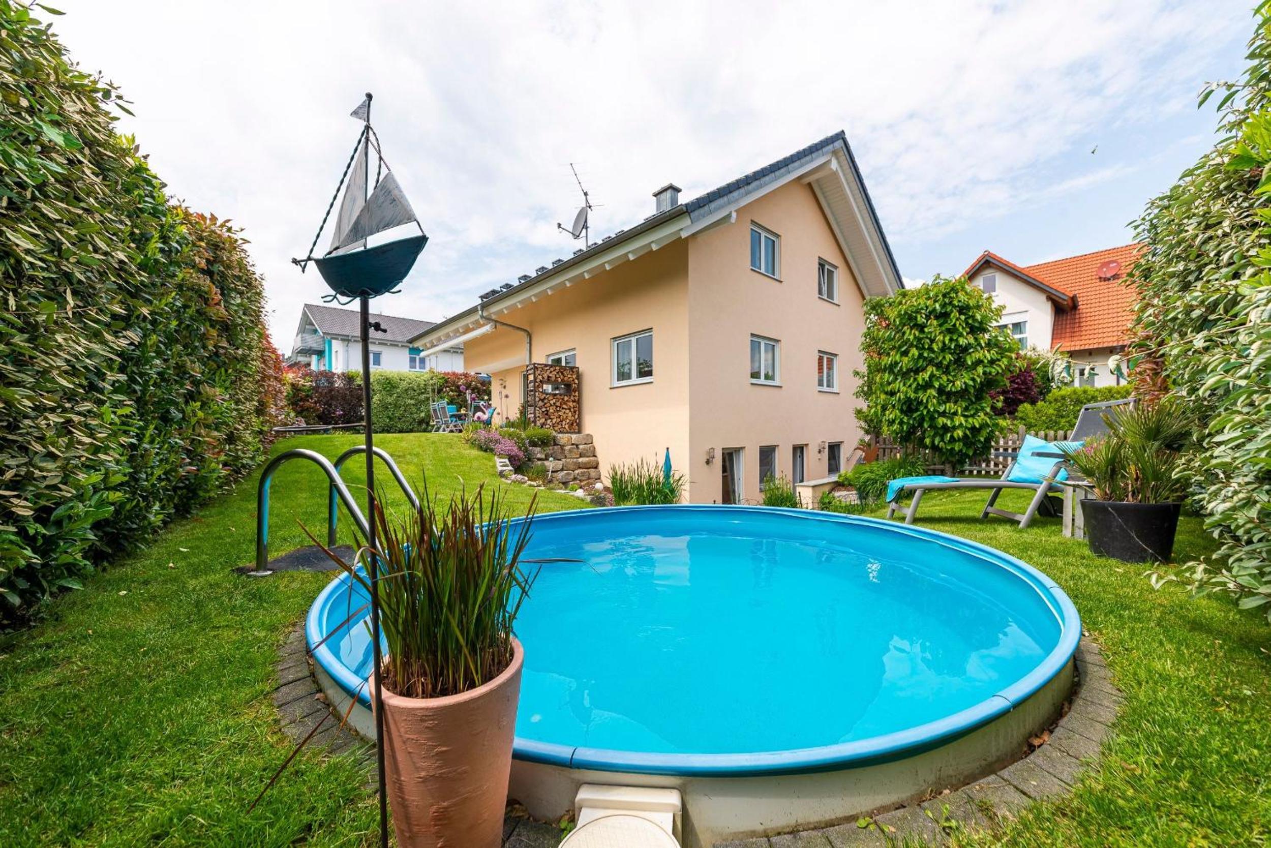 One-Bedroom Apartment with Garden View photo 2