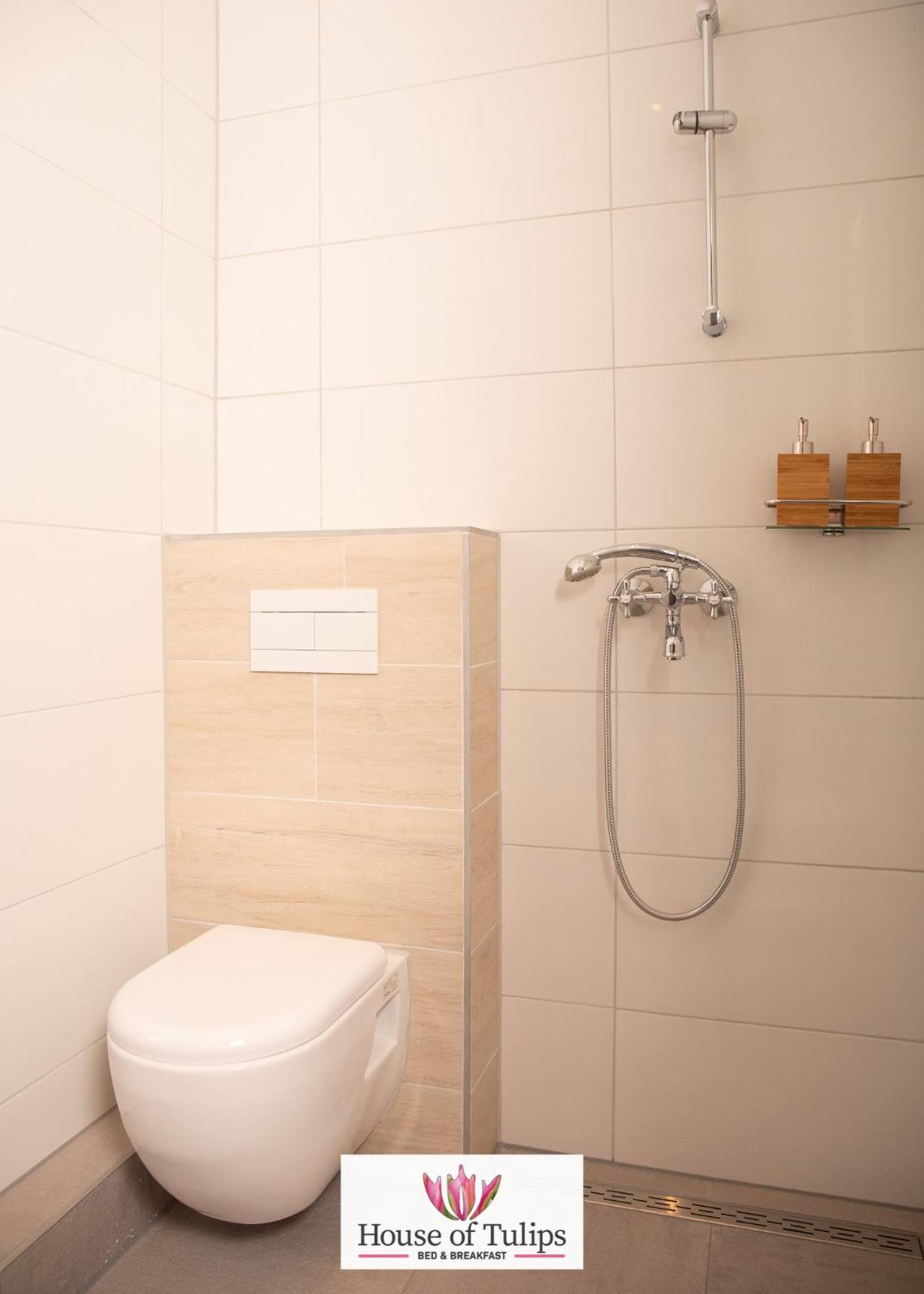 Triple Room with Bathroom - Photo 4
