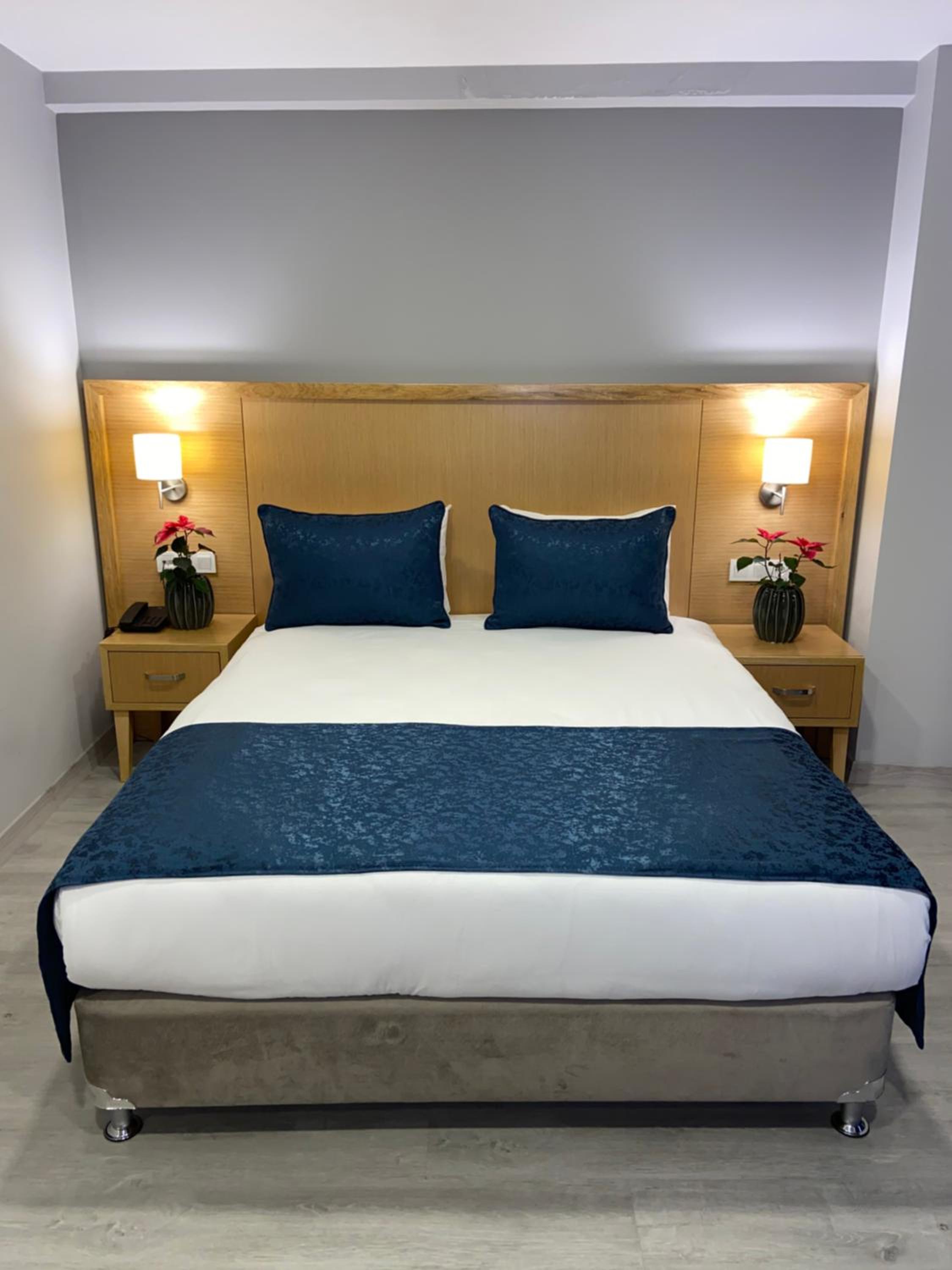 Economy Double Room- Basement Floor photo 3