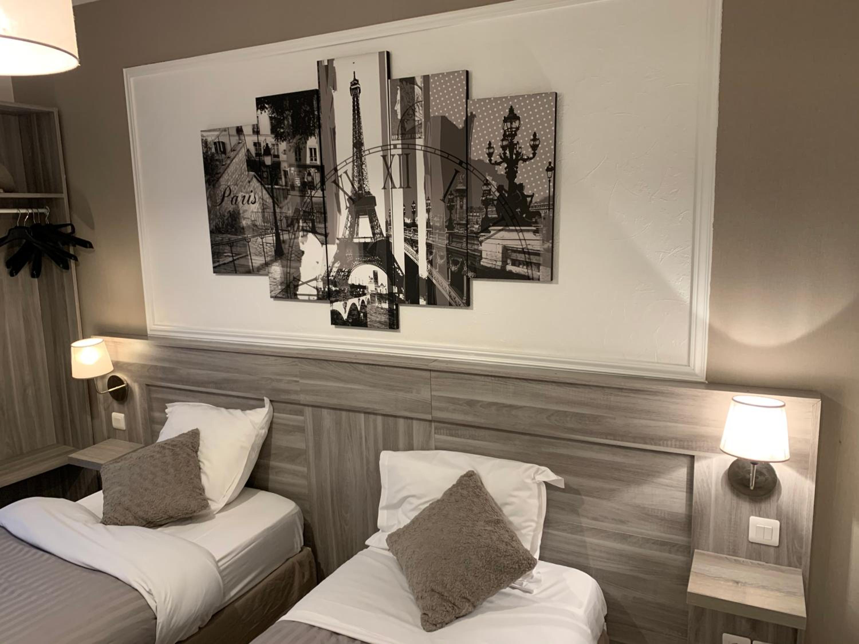 Standard Twin Room photo 2