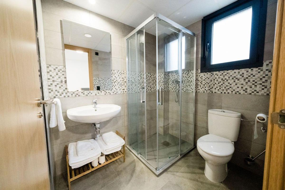 Twin Room with Bathroom