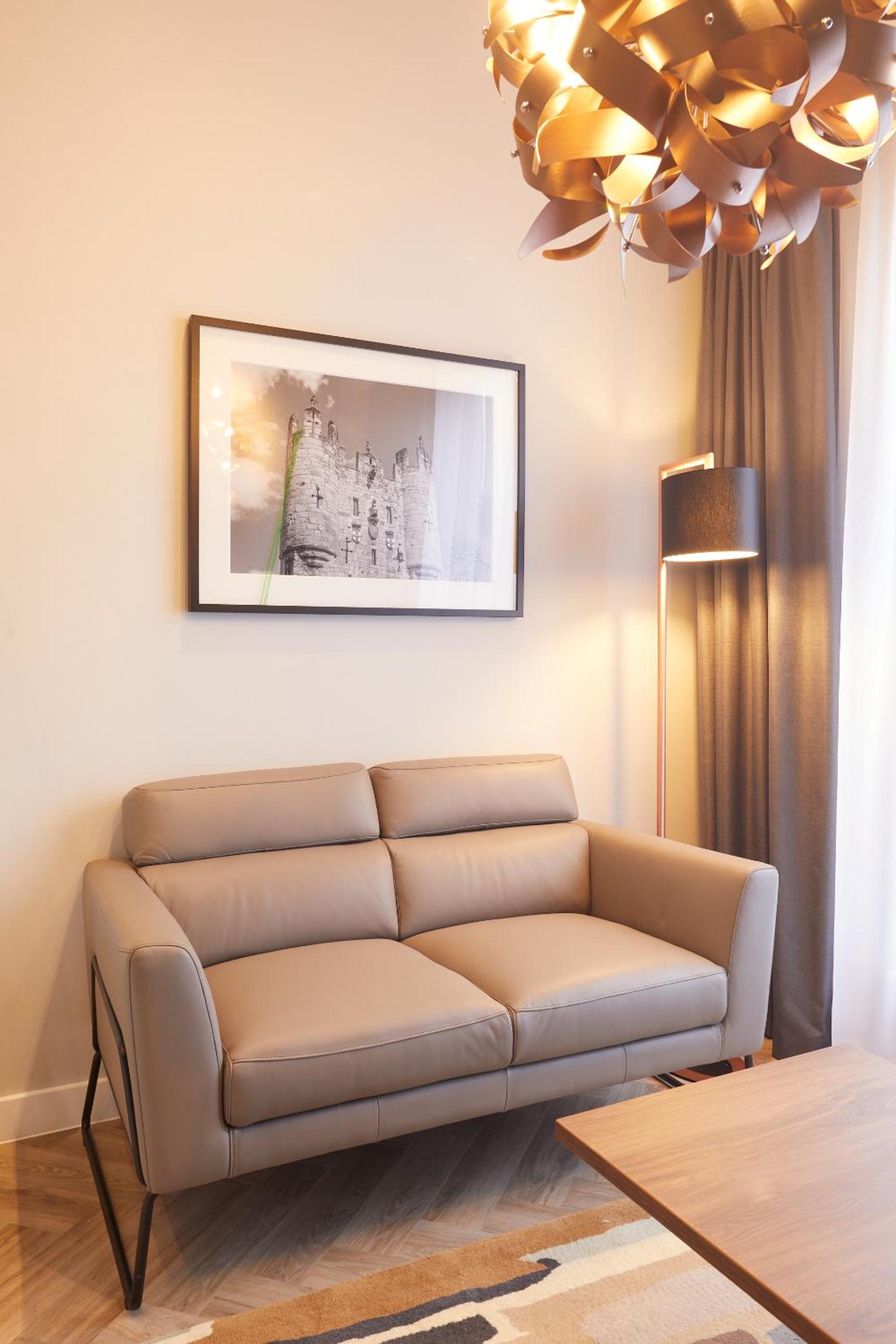 Loft Suite with Balcony - Photo 4
