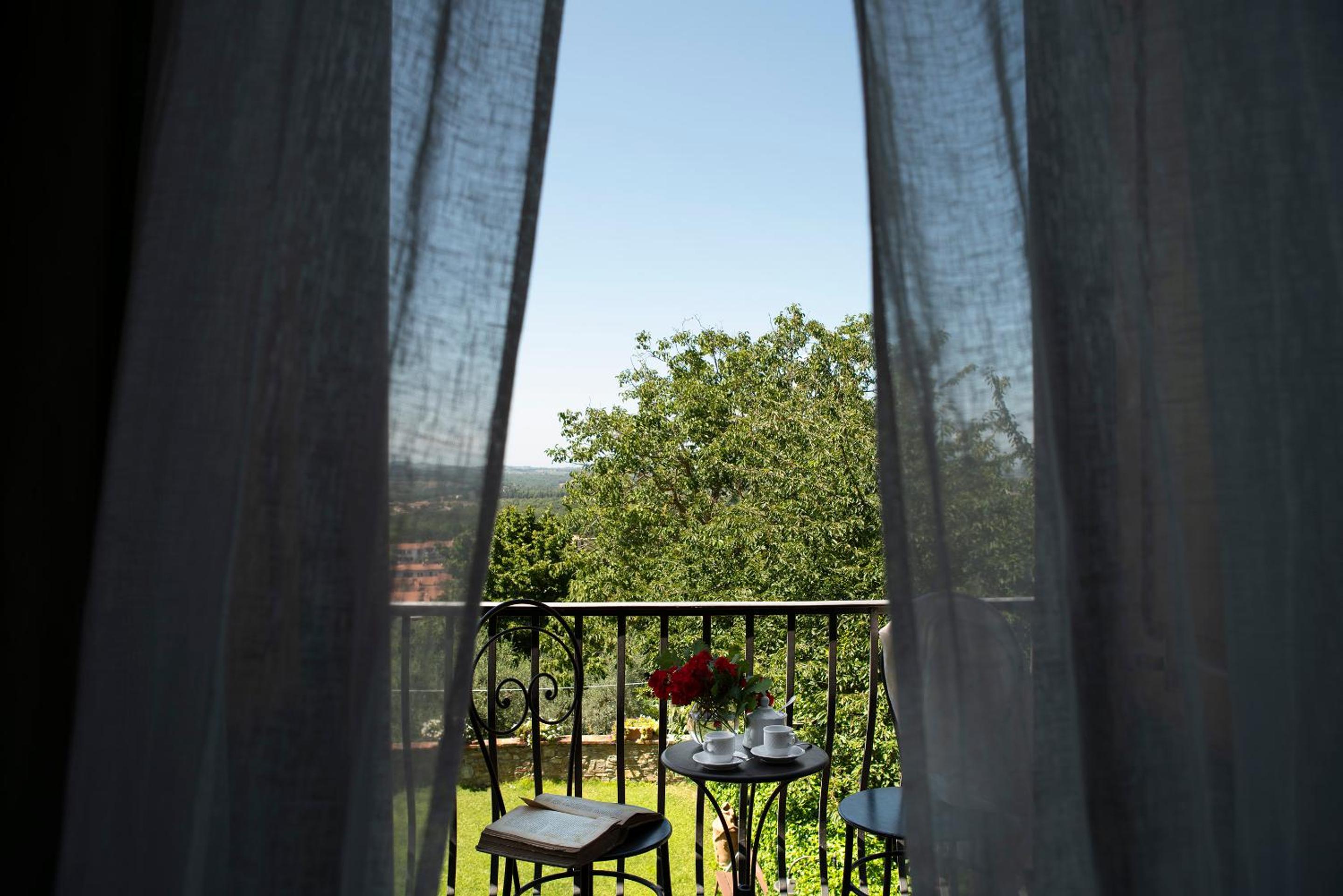 Deluxe Double Room with Balcony photo 2