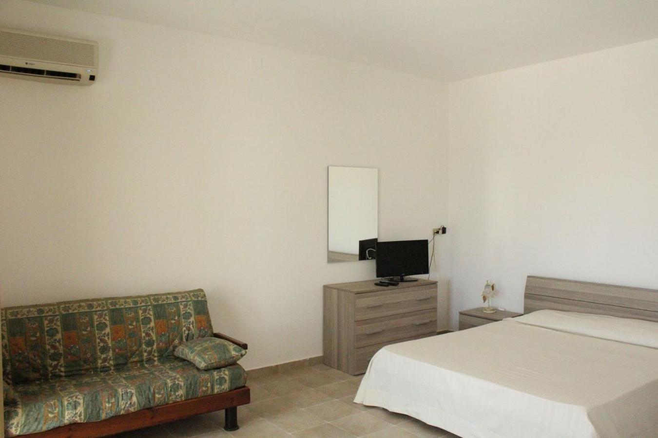 King Studio with Sofa Bed - Photo 16