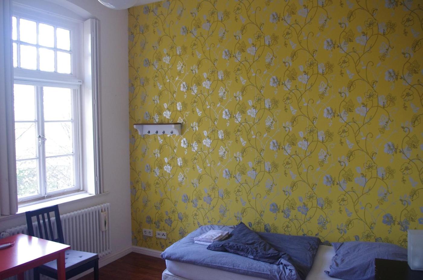 Twin Room with Shared Bathroom photo 1
