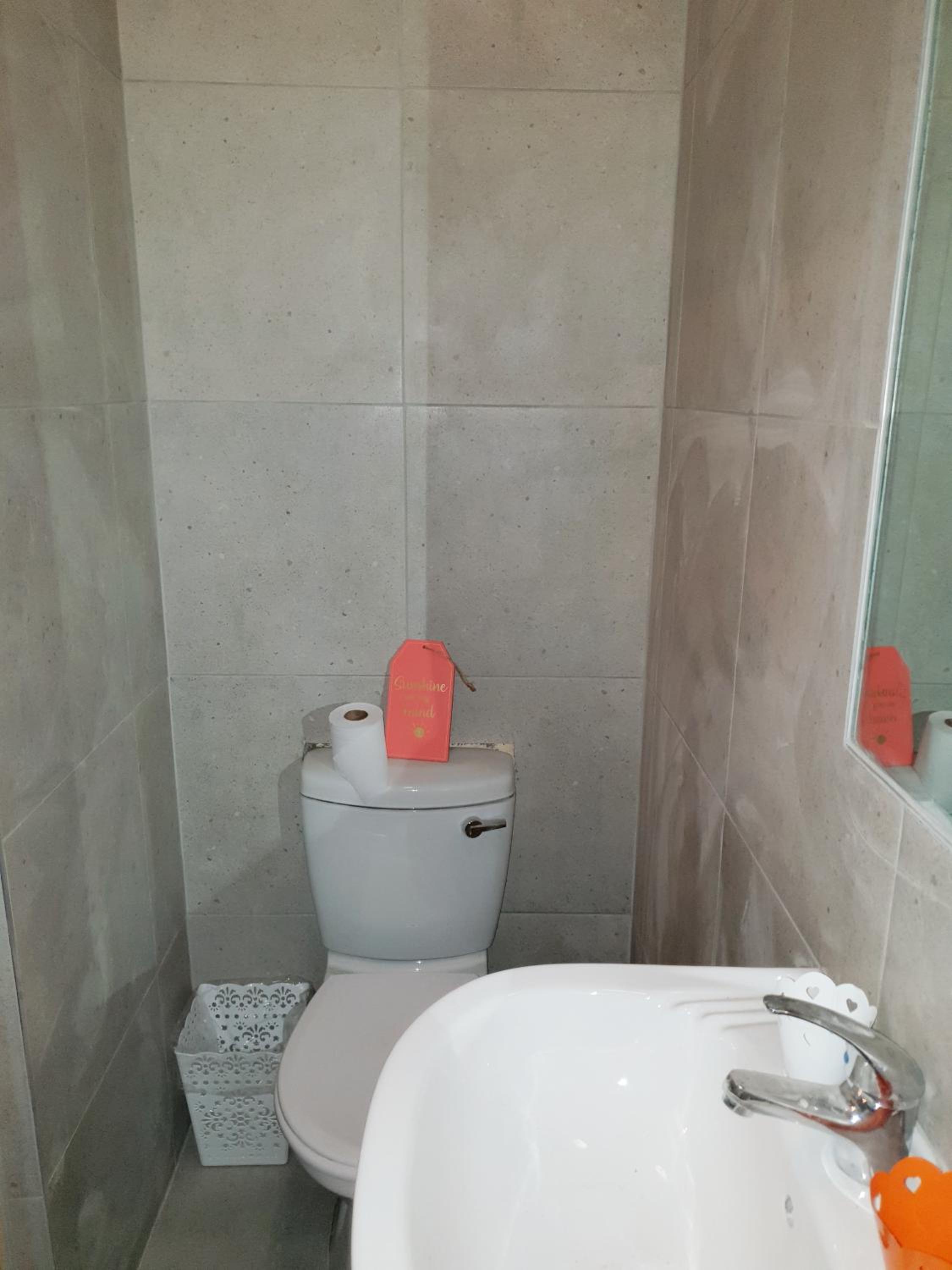 Deluxe Double Room - Photo 9
