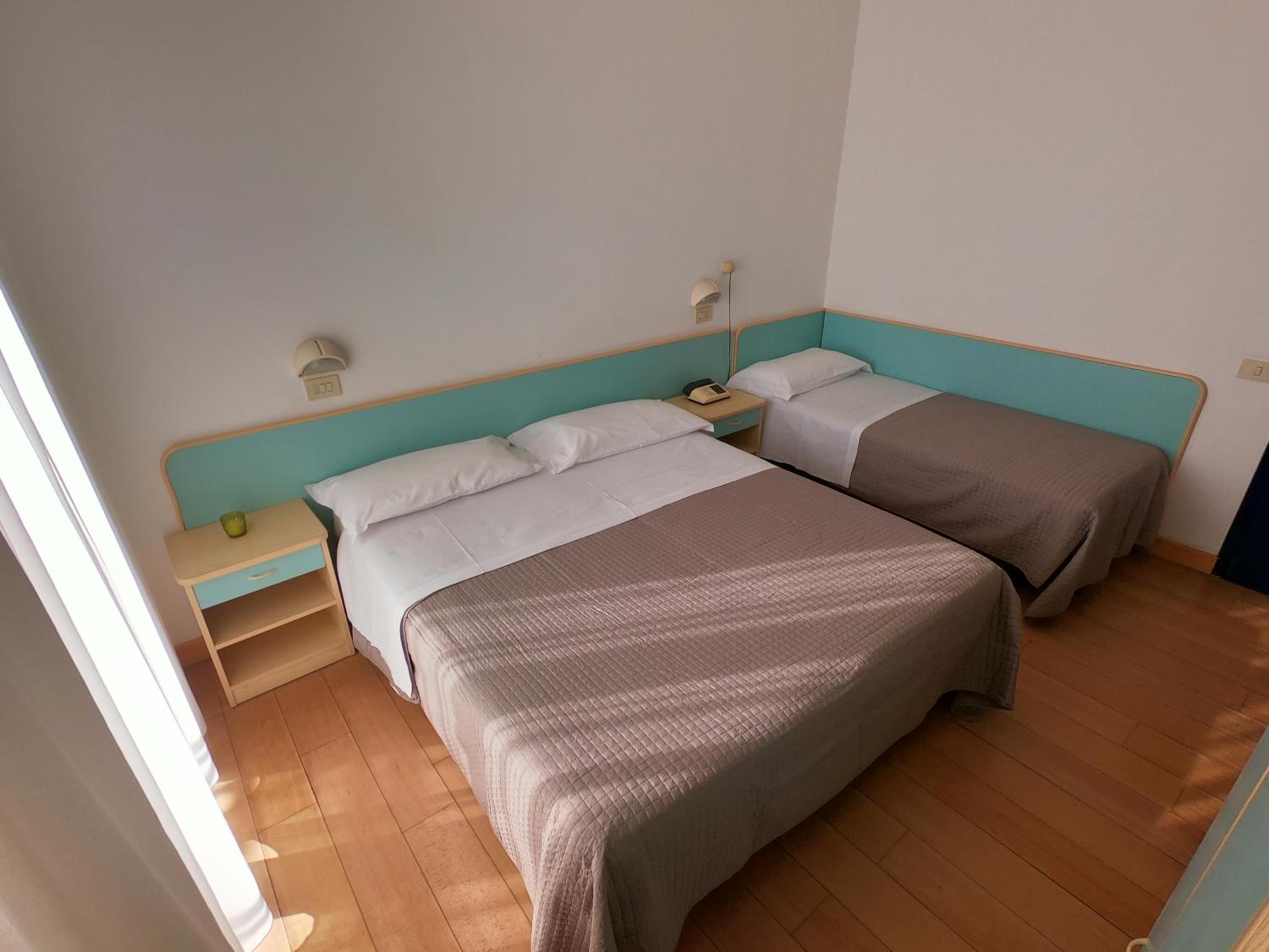 Triple Room - Photo 16
