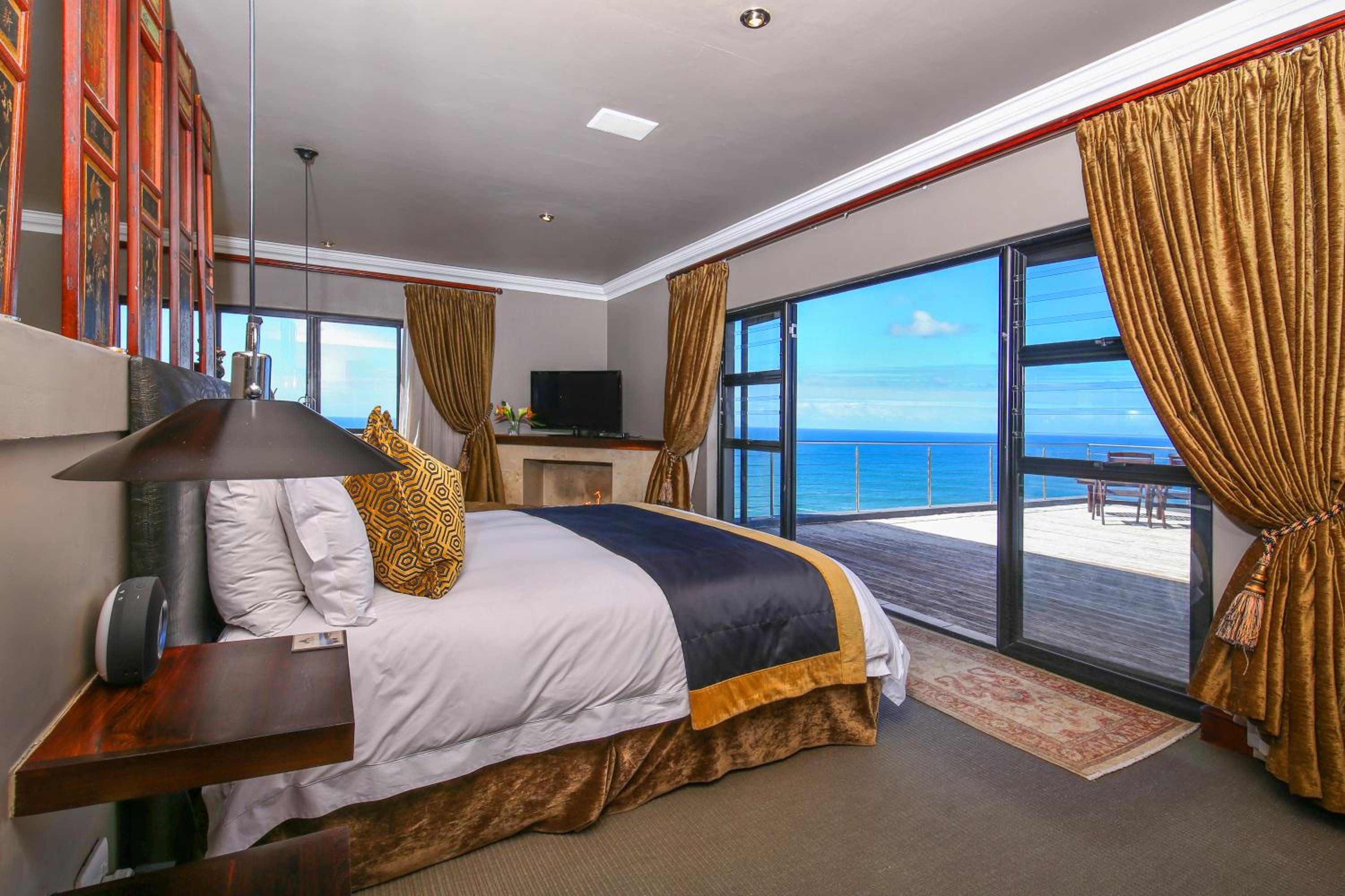 Royal Suite photo 2